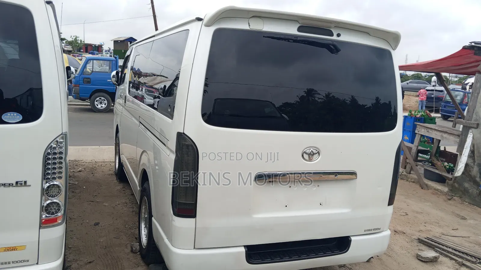Toyota HiAce 2012 White