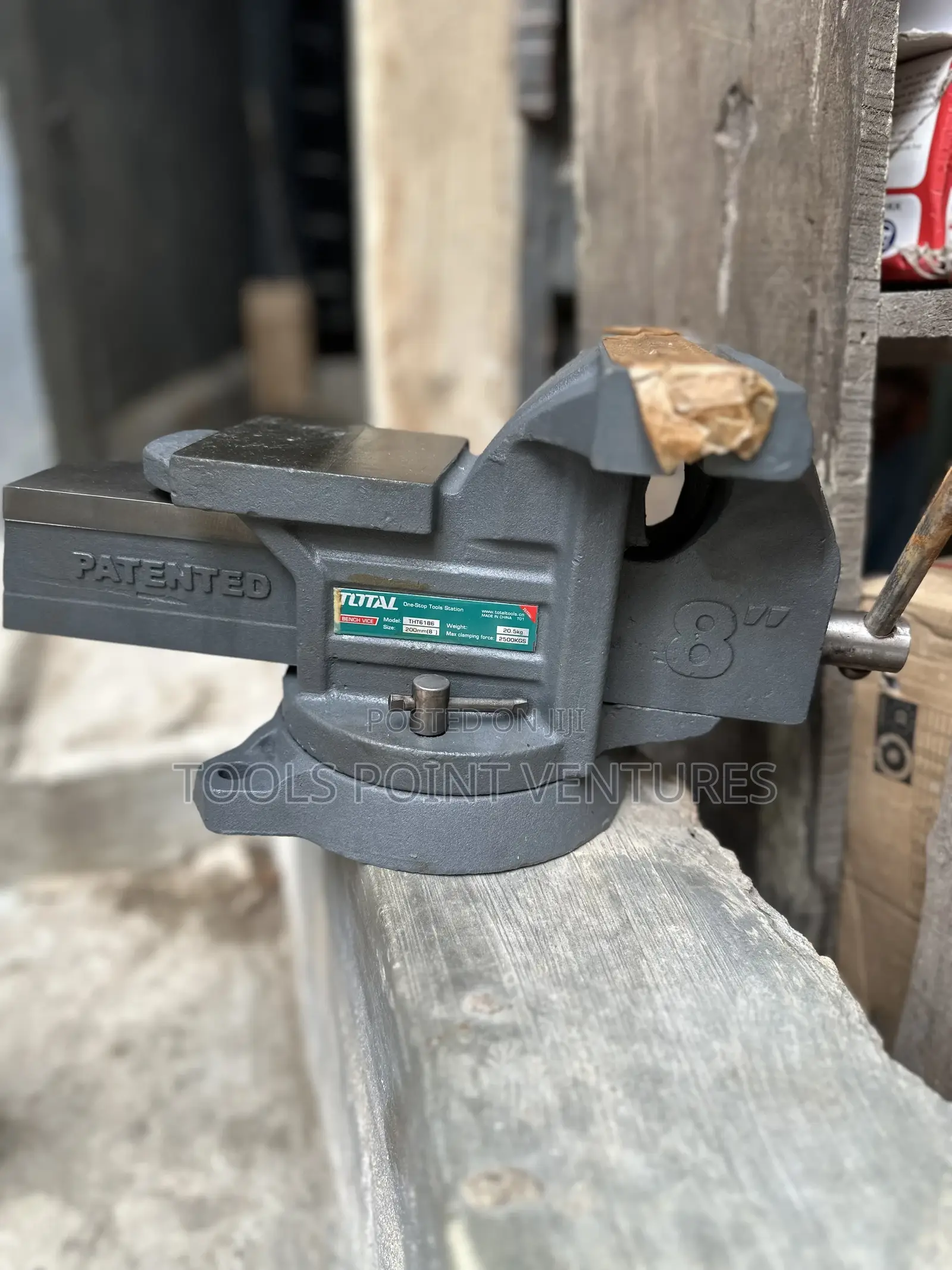 Total 8-Inch Swivel Bench Vise
