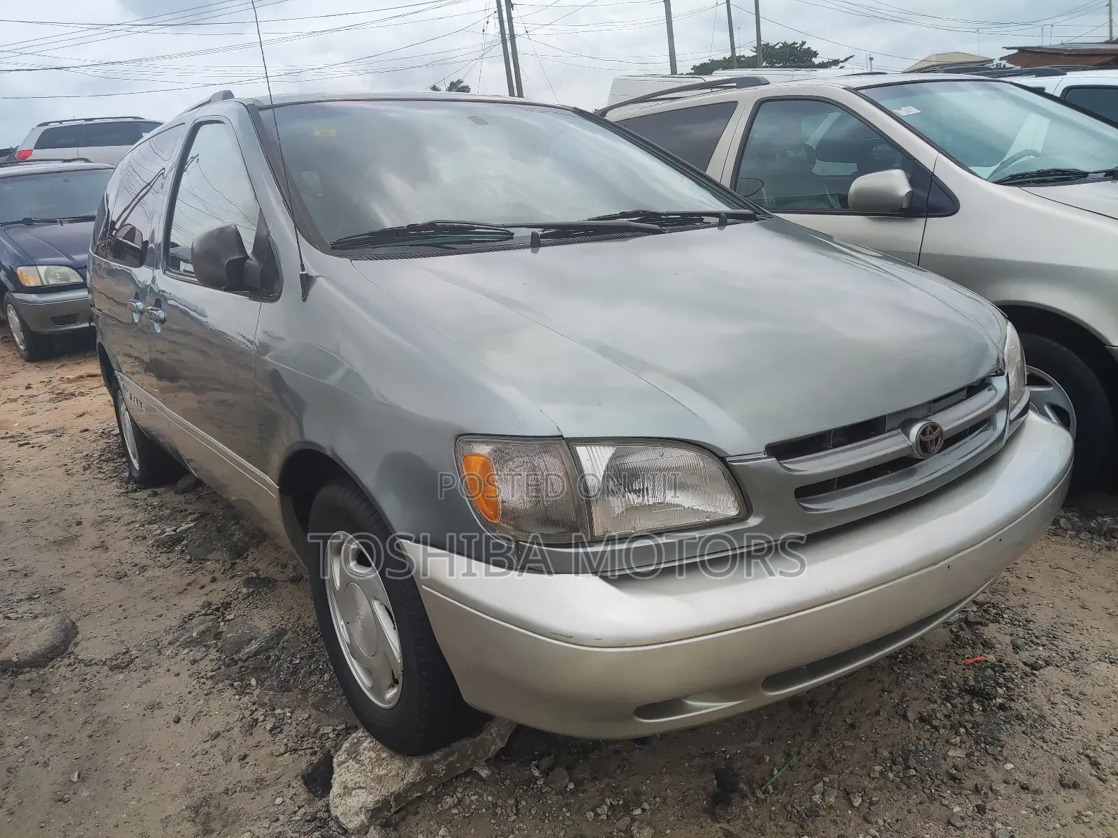 Toyota Sienna 2000 Blue