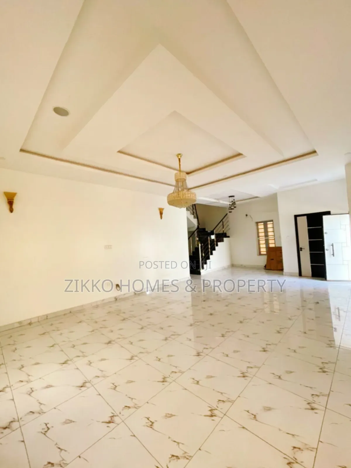 5bdrm Duplex in Lekky County, Ikota for sale