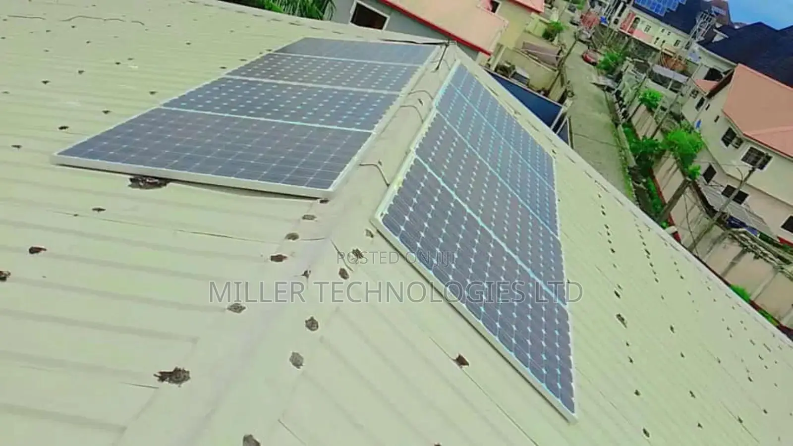 Canadian Solar Panel 300w 8pcs Installed To Power Ac Fridge