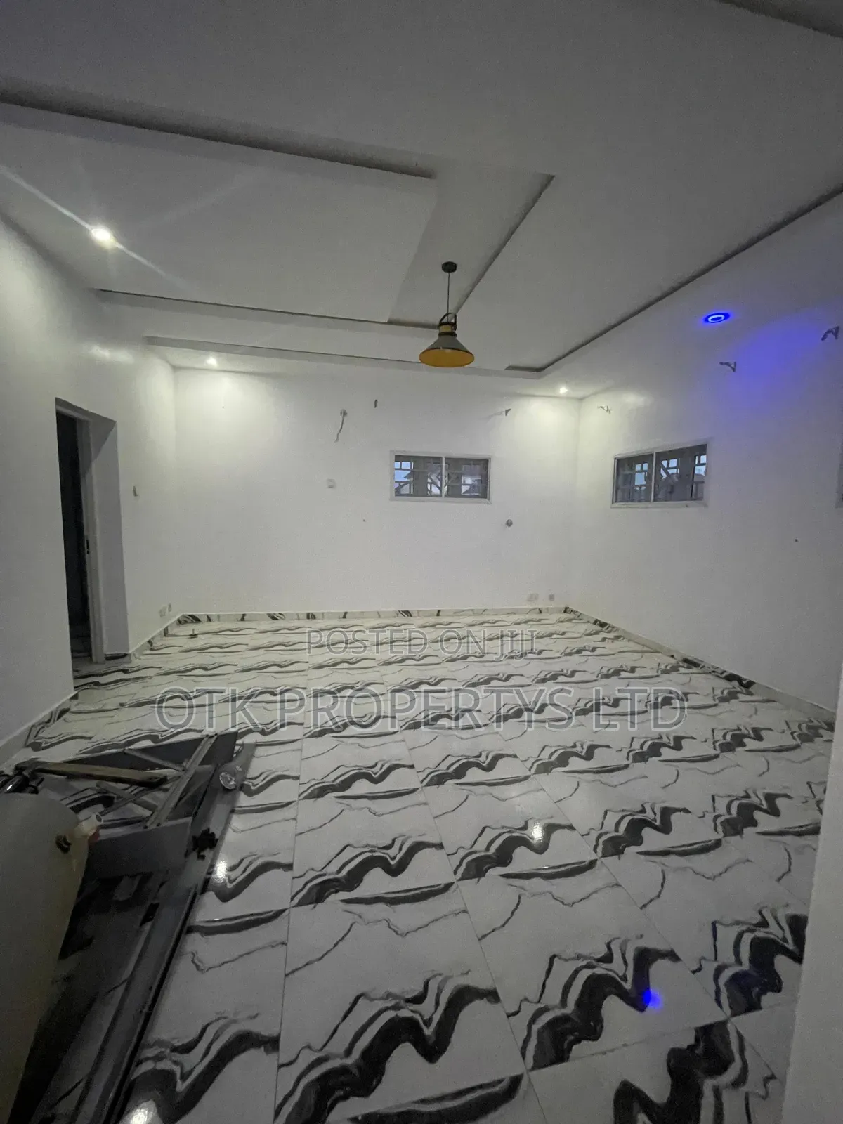 Furnished 4bdrm Duplex in Location Phase 4, for rent