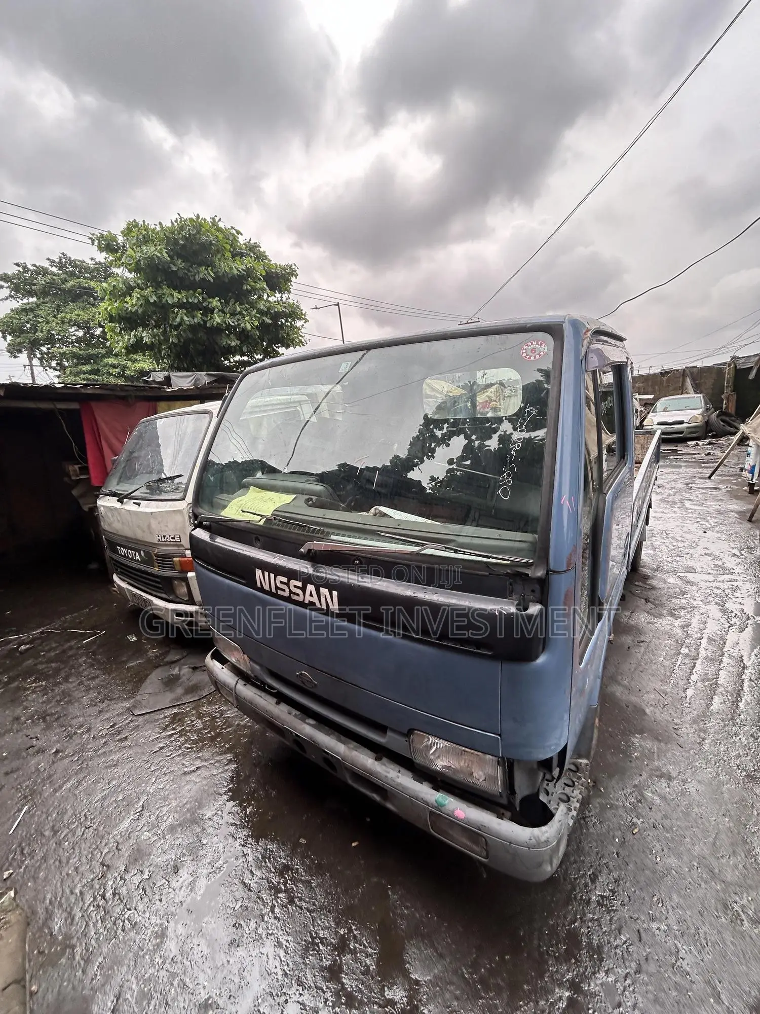 Nissan Atlas 2002 Blue
