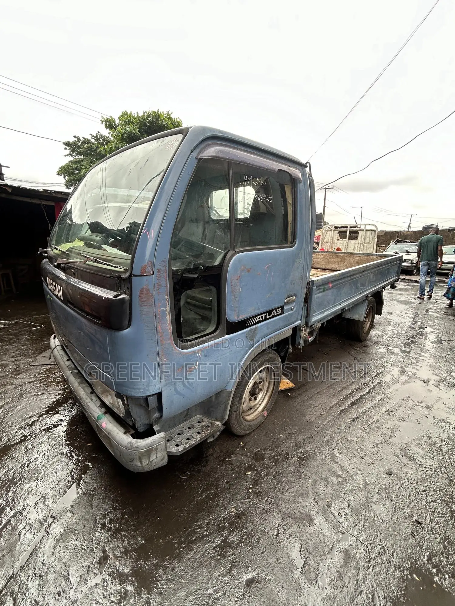 Nissan Atlas 2002 Blue