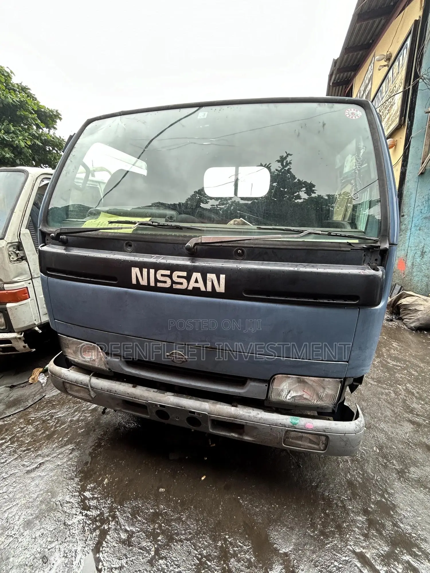 Nissan Atlas 2002 Blue