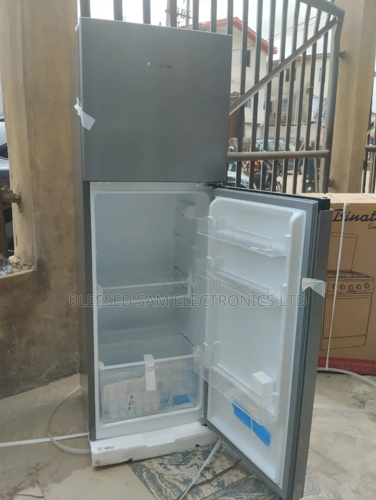 Original > Hisense Fridge Freezer ( 154L ) Super Cooling