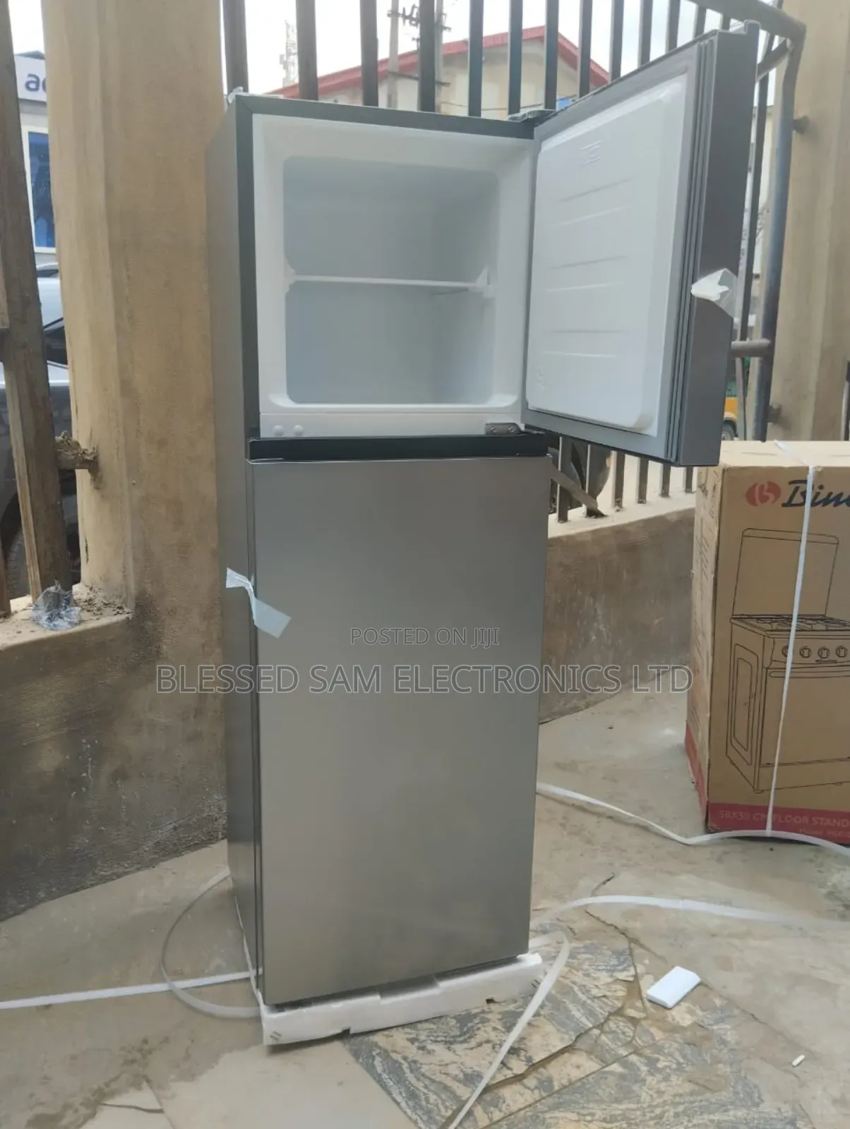Original > Hisense Fridge Freezer ( 154L ) Super Cooling