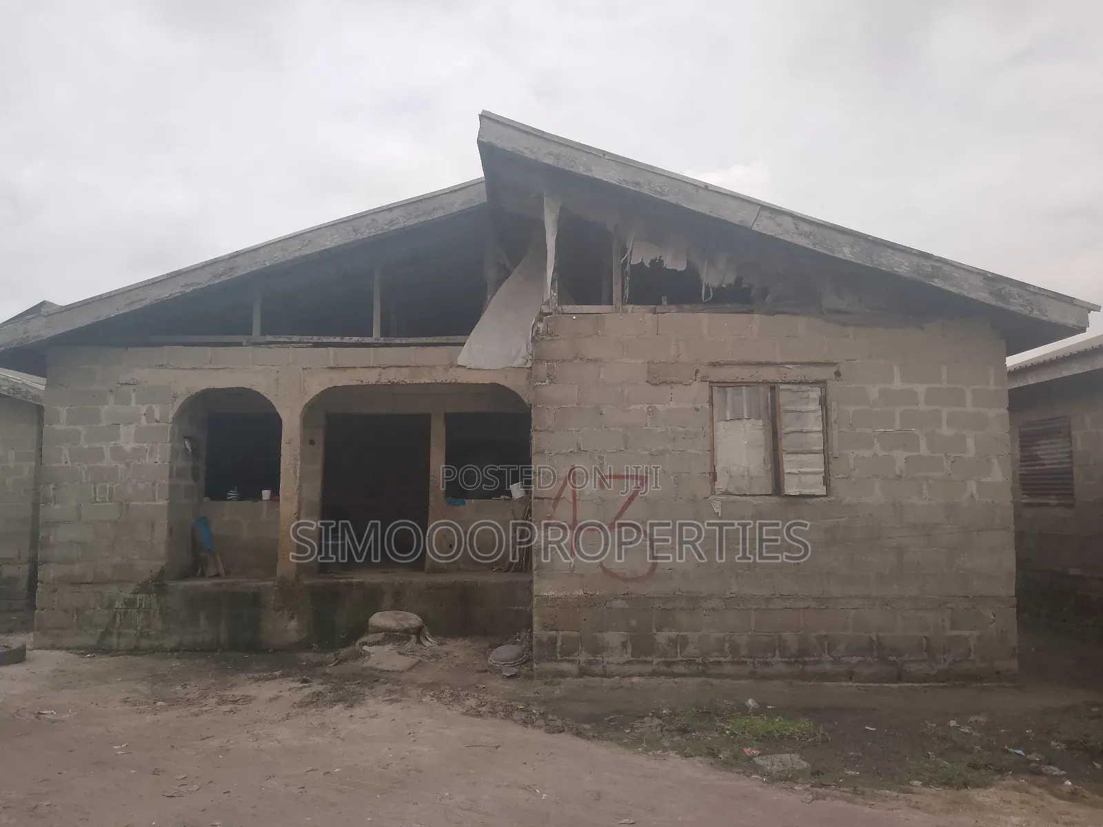 3bdrm Bungalow in Afribank, Igando-Oloja for sale