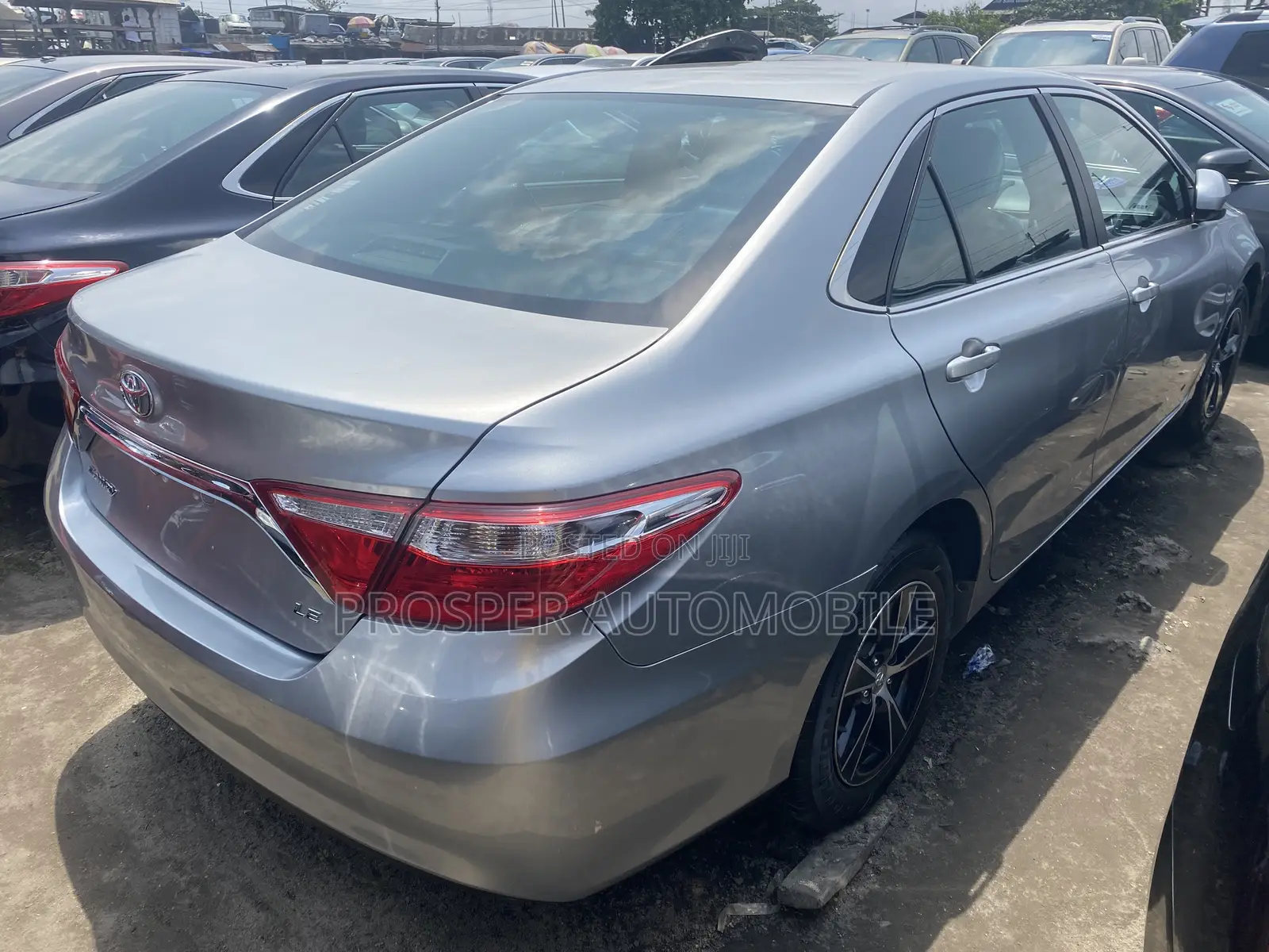 Toyota Camry 2015 Silver