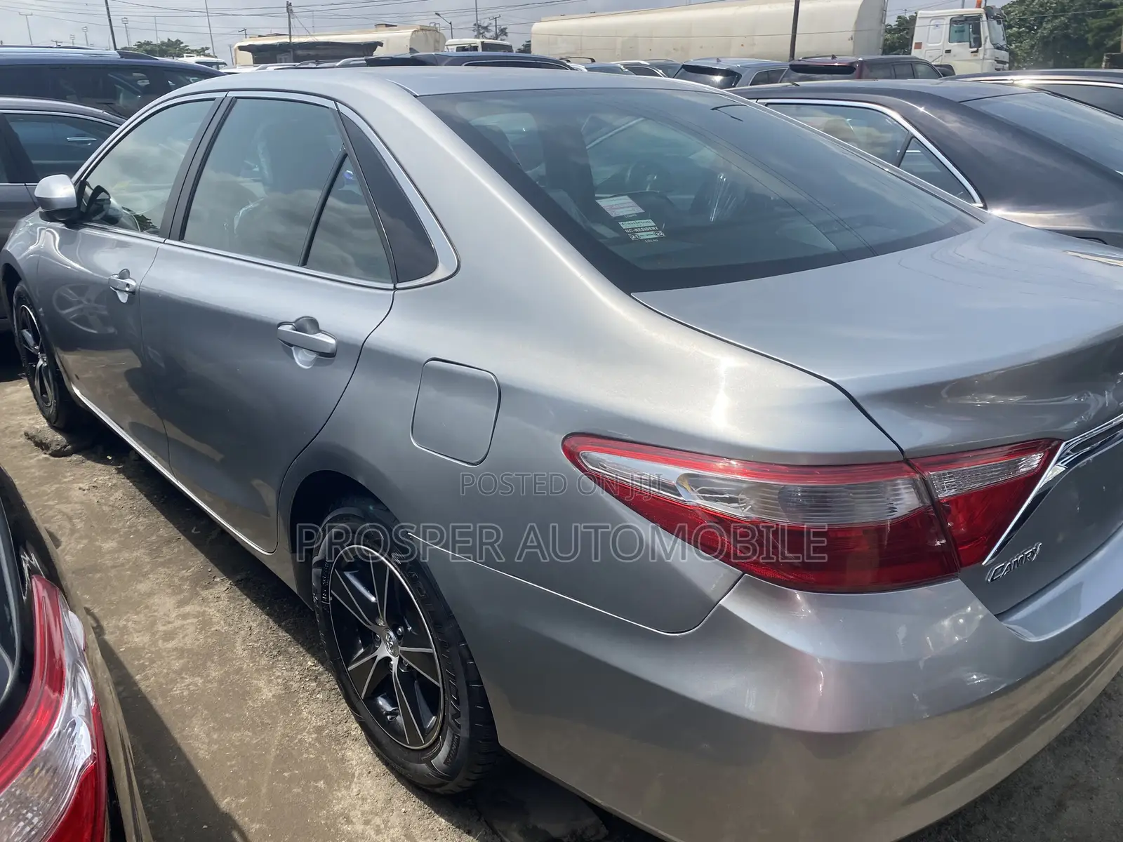 Toyota Camry 2015 Silver