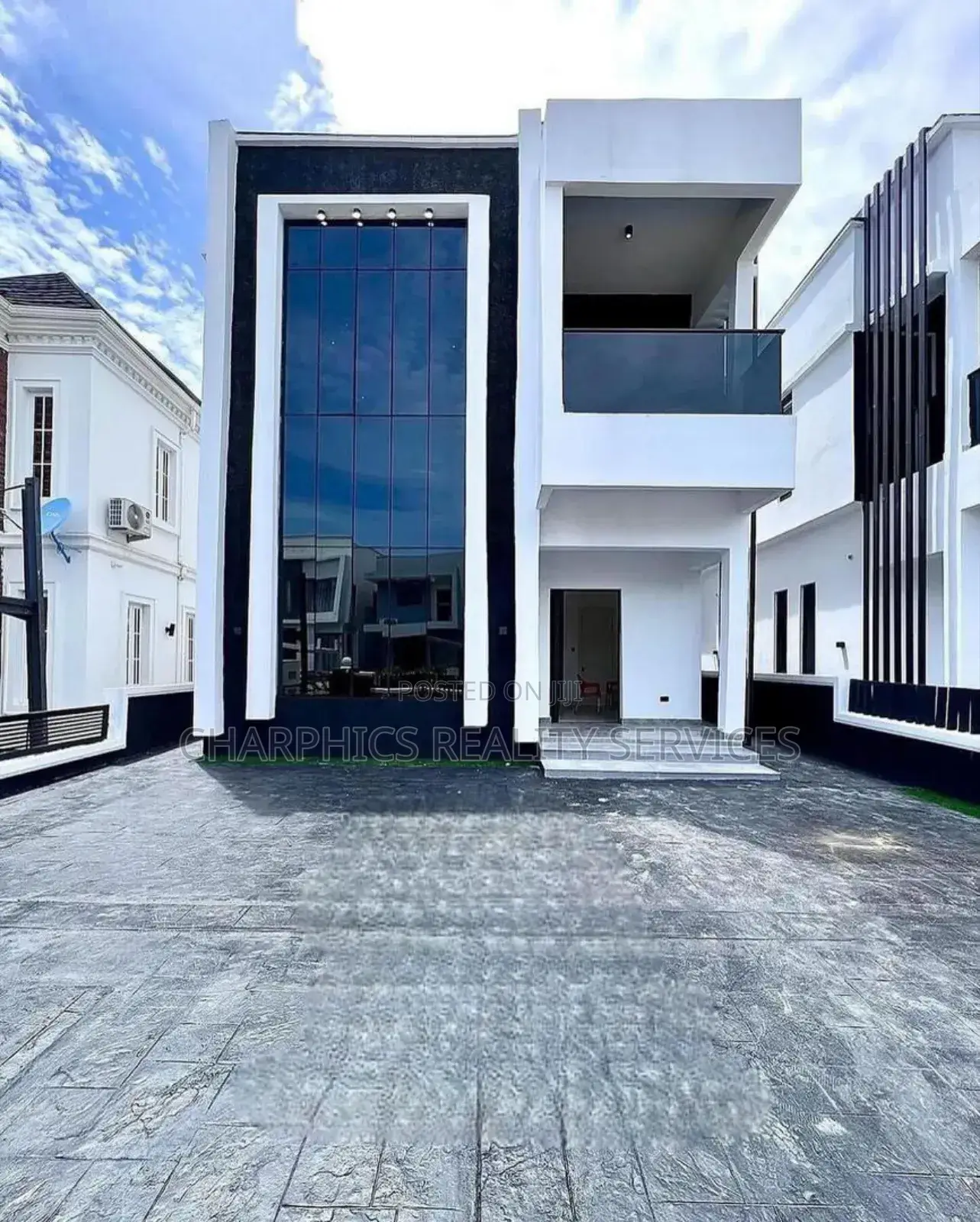 5bdrm Duplex in Ikota for sale