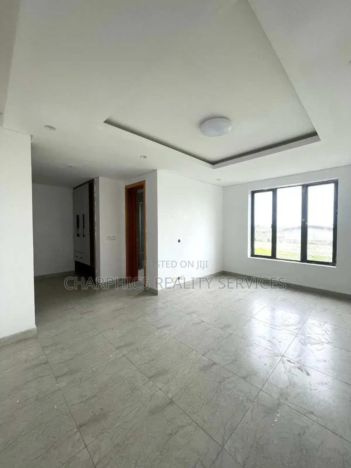 5bdrm Townhouse/Terrace in Lekki Phase 1 for sale