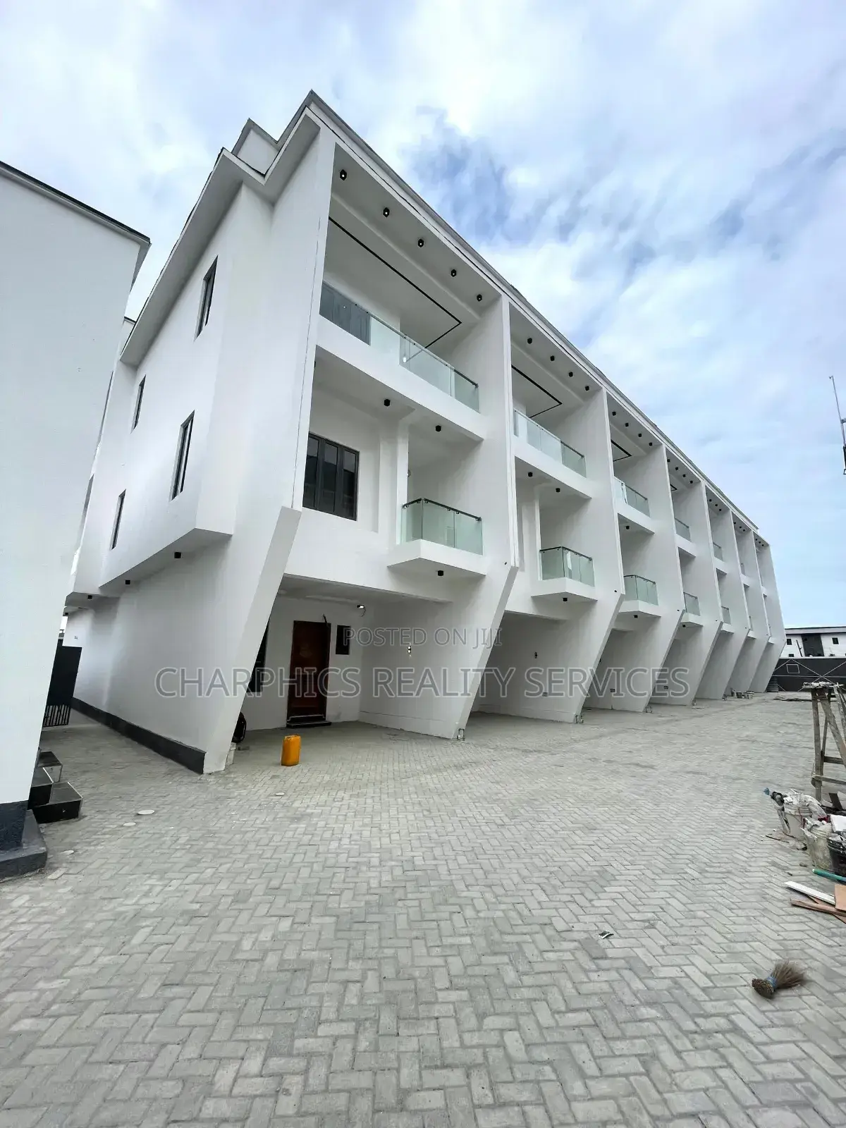 4bdrm Duplex in Ikate for sale
