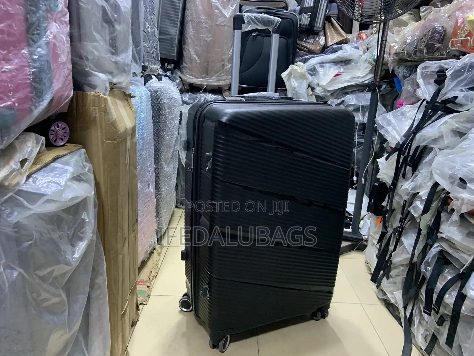 Quality Light Weight Big Size Unbreakable Travel Luggage