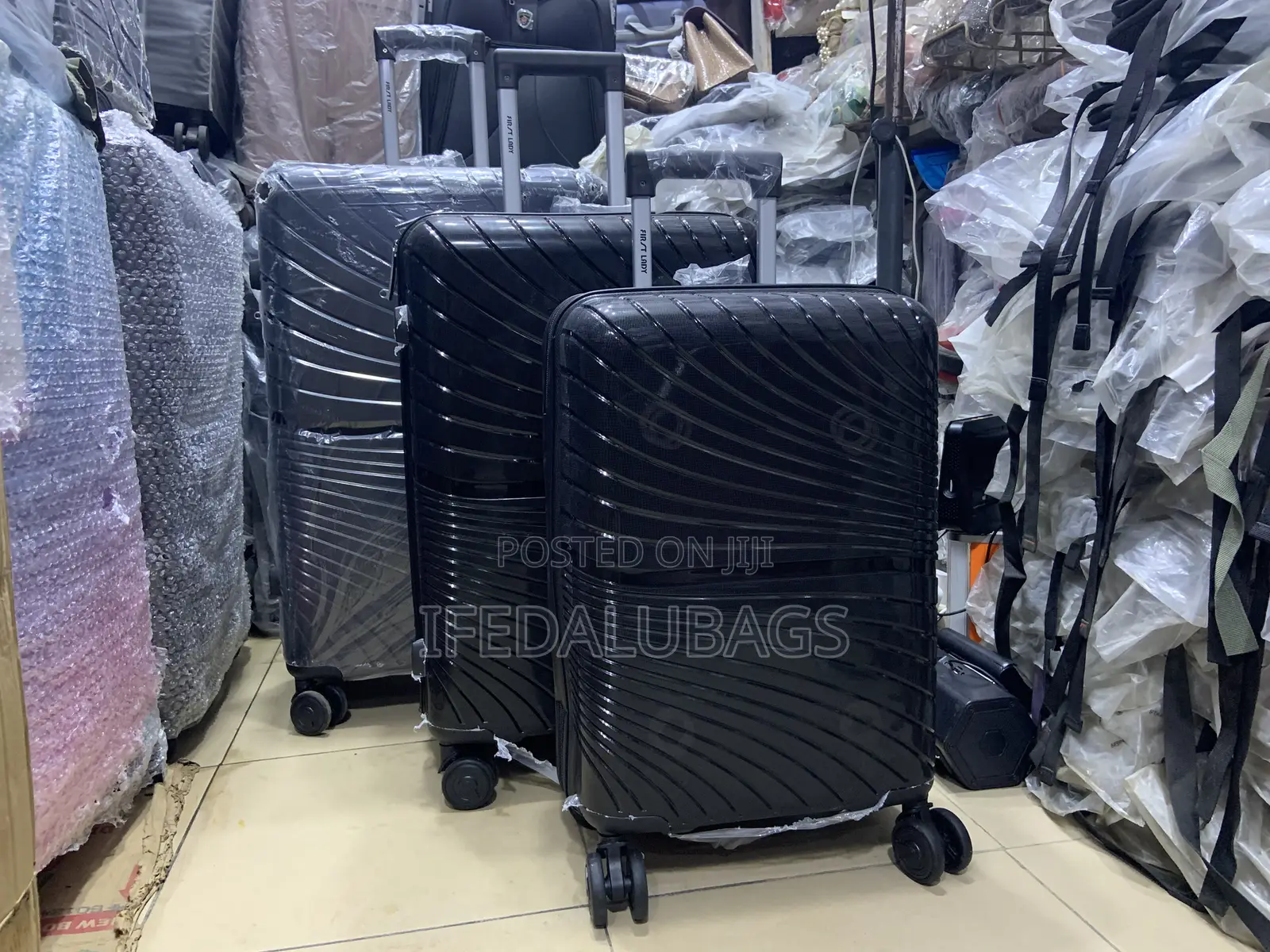Set of Quality Light Weight Unbreakable Luggage