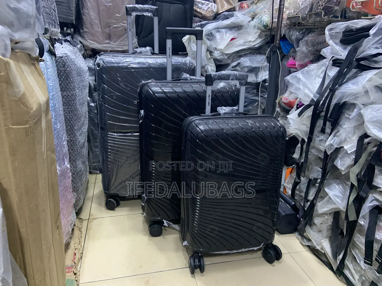 Set of Quality Light Weight Unbreakable Luggage