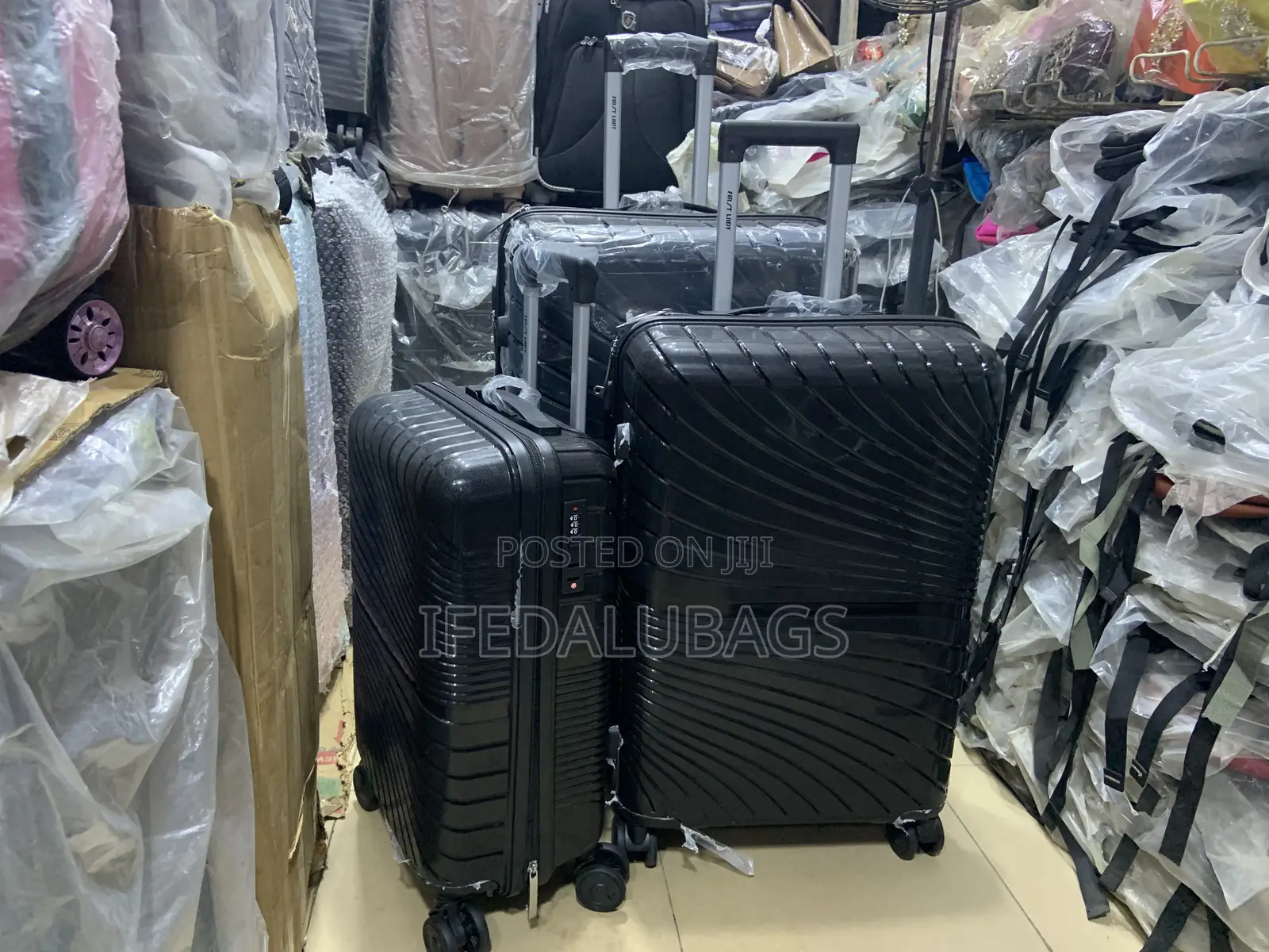 Set of Quality Light Weight Unbreakable Luggage