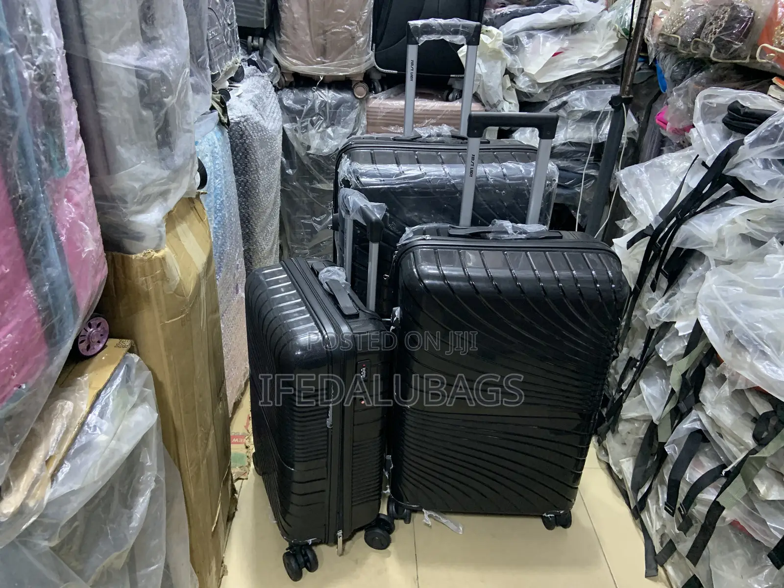 Set of Quality Light Weight Unbreakable Luggage