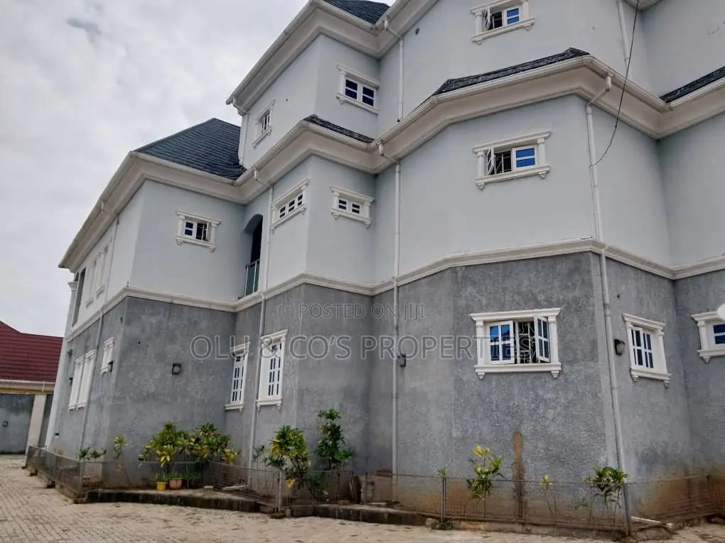 9bdrm Maisonette in Jahi for rent