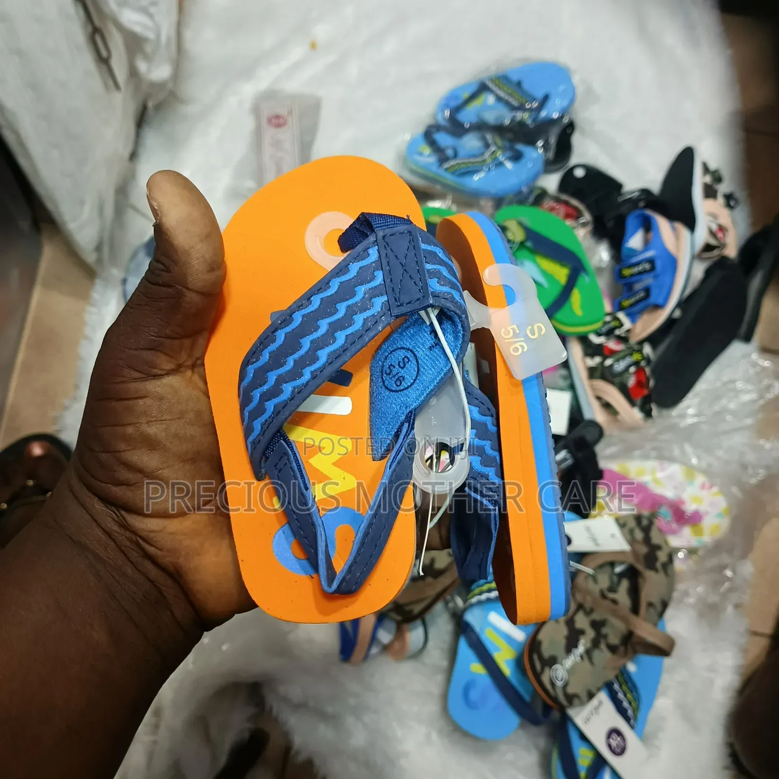 Children and Toddler Sander Slipers Available in Size 29/30