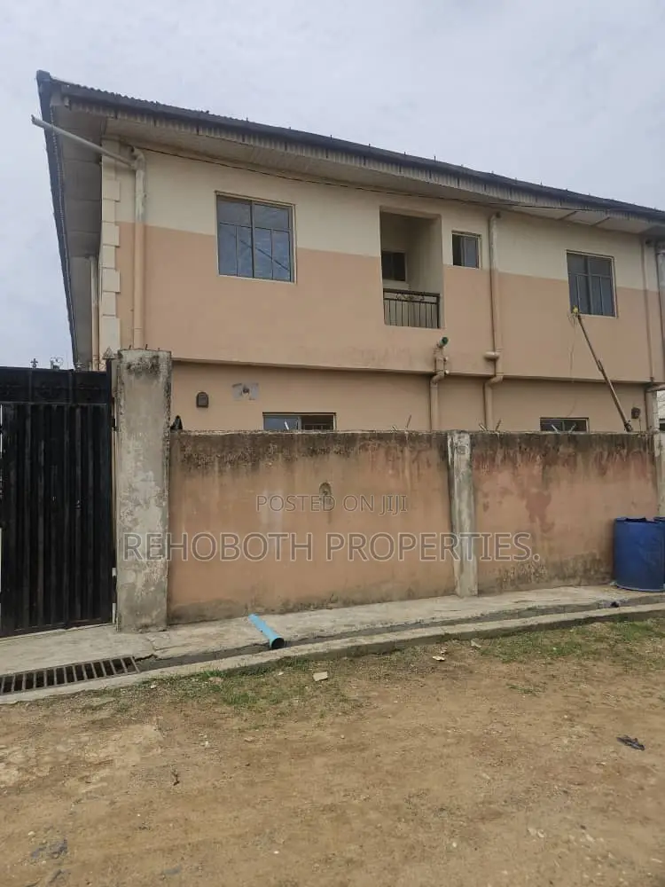10bdrm Apartment in Agara, Ibadan for sale