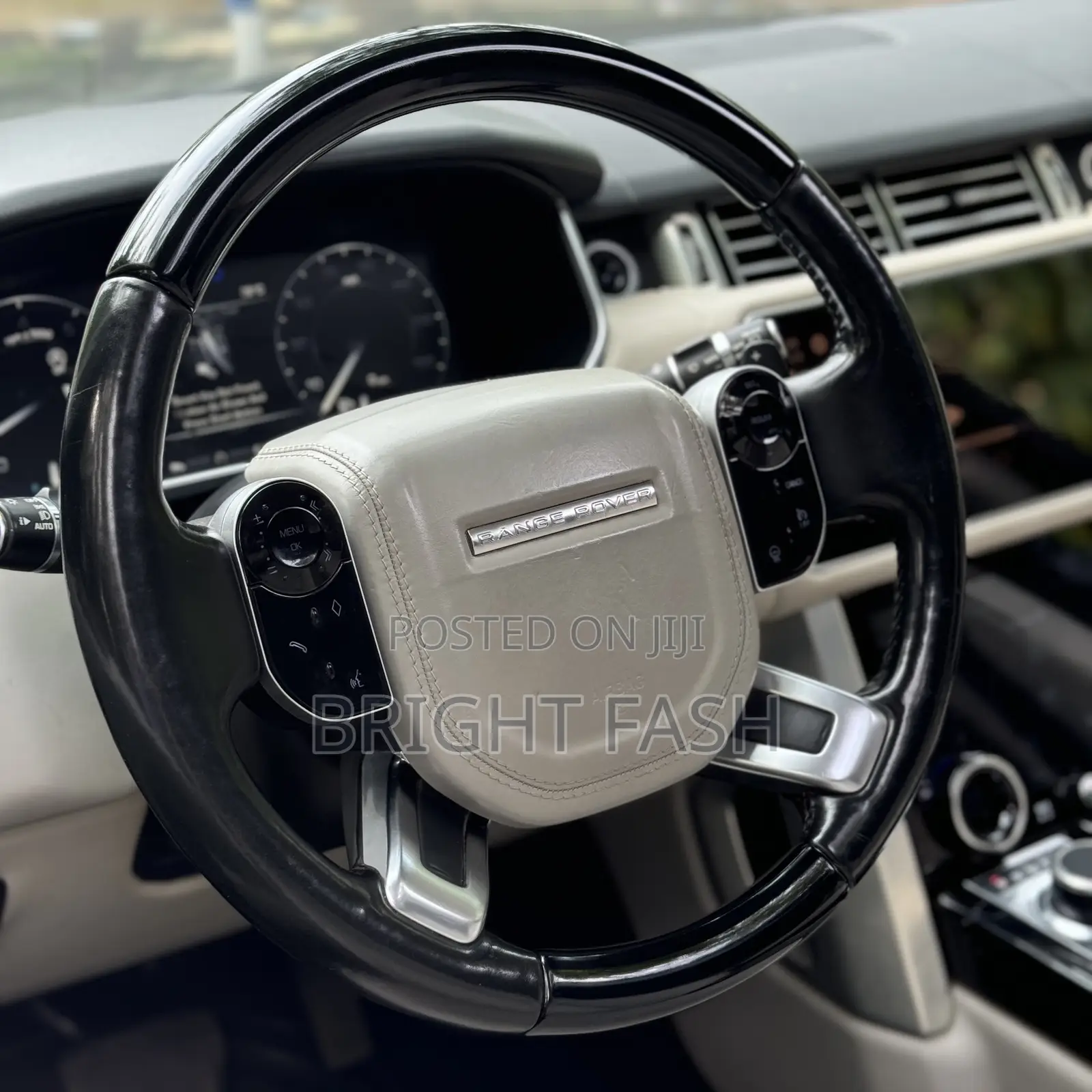 Land Rover Range Rover Vogue 2016 Black