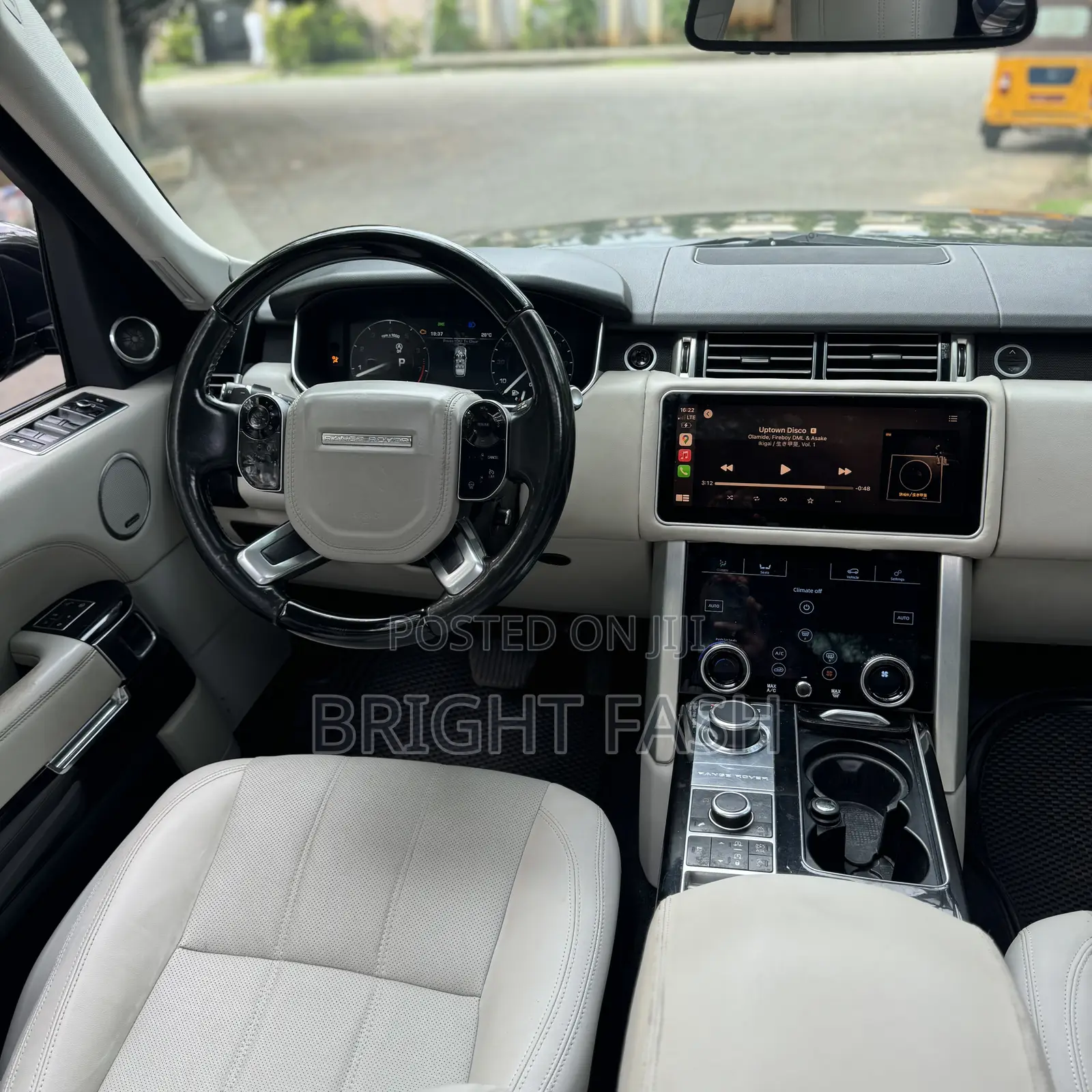 Land Rover Range Rover Vogue 2016 Black