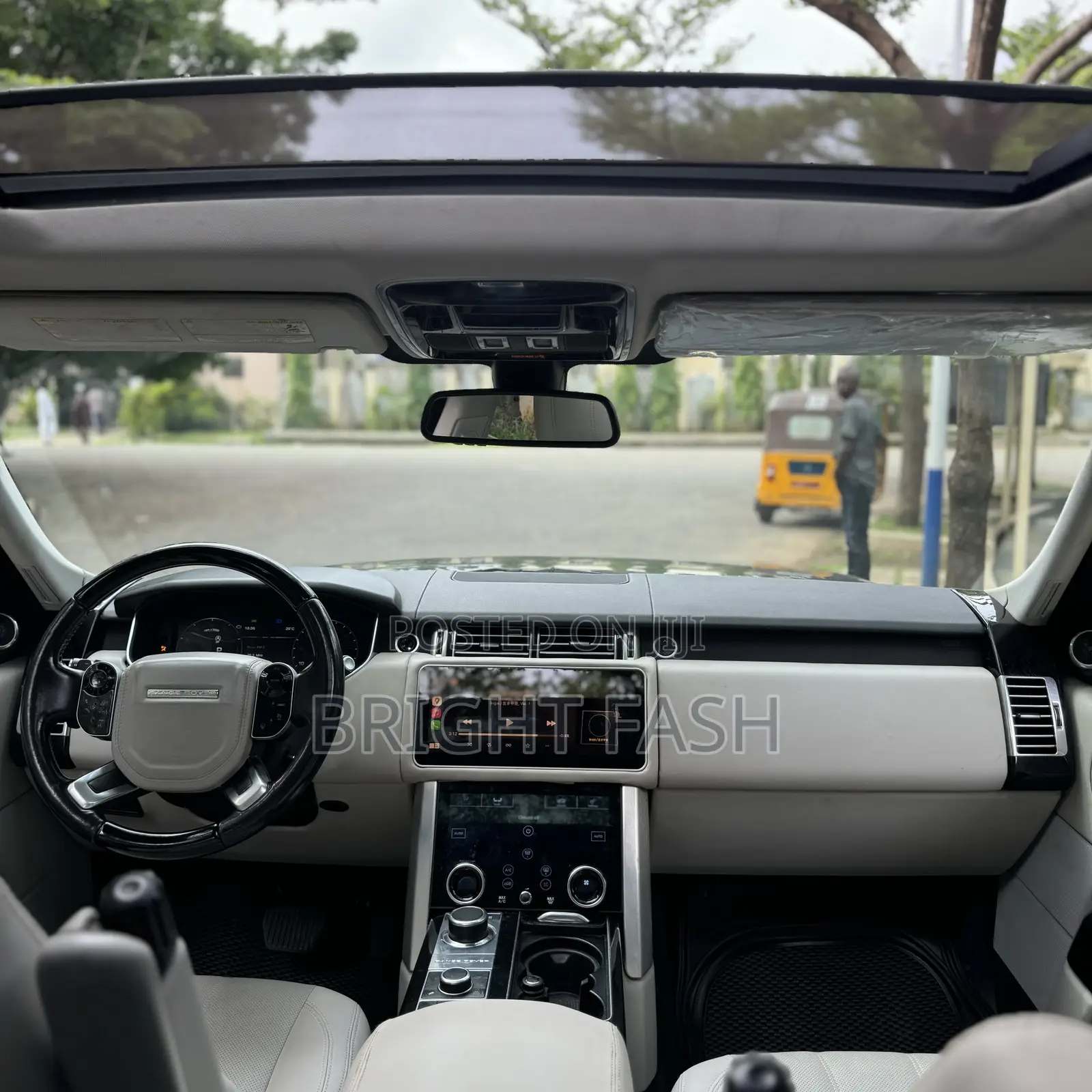 Land Rover Range Rover Vogue 2016 Black