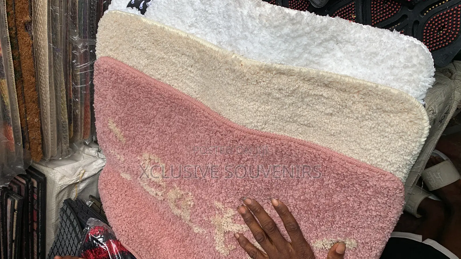 Non Slip Shaggy Soft and Absorbent Bath Rug