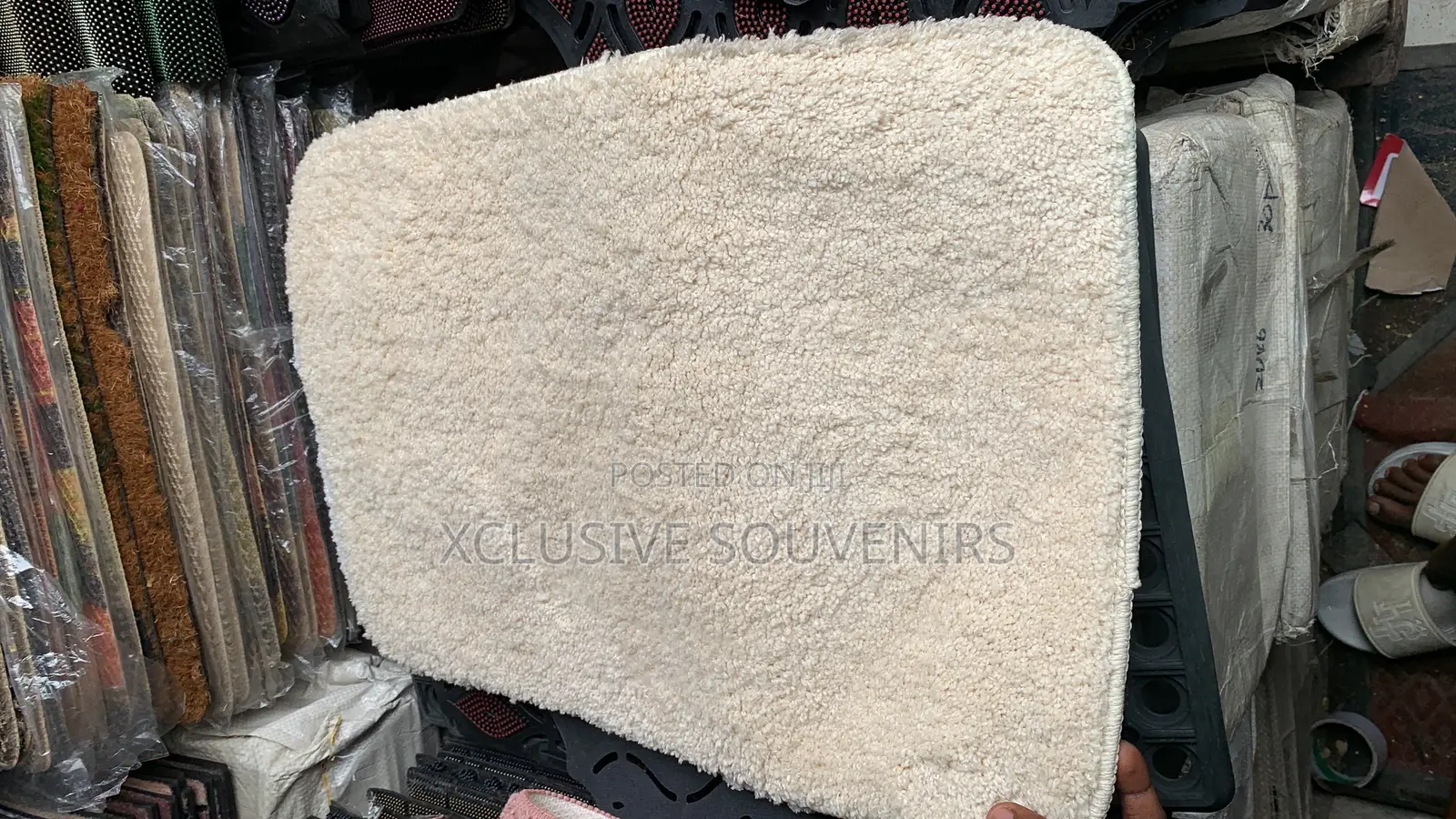 Non Slip Shaggy Soft and Absorbent Bath Rug