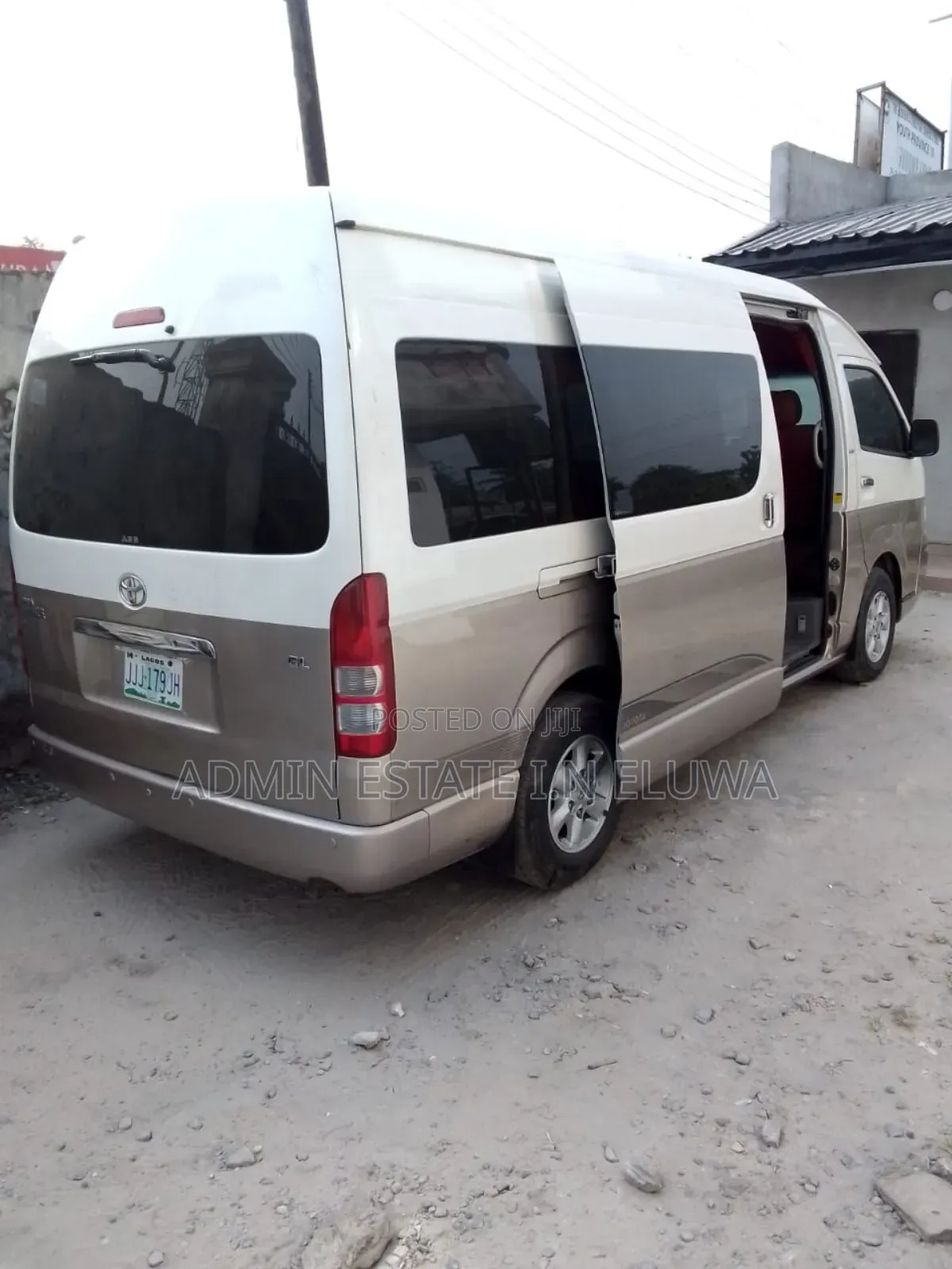 Hire Bus and Coaster Bus, Hire Hilux
