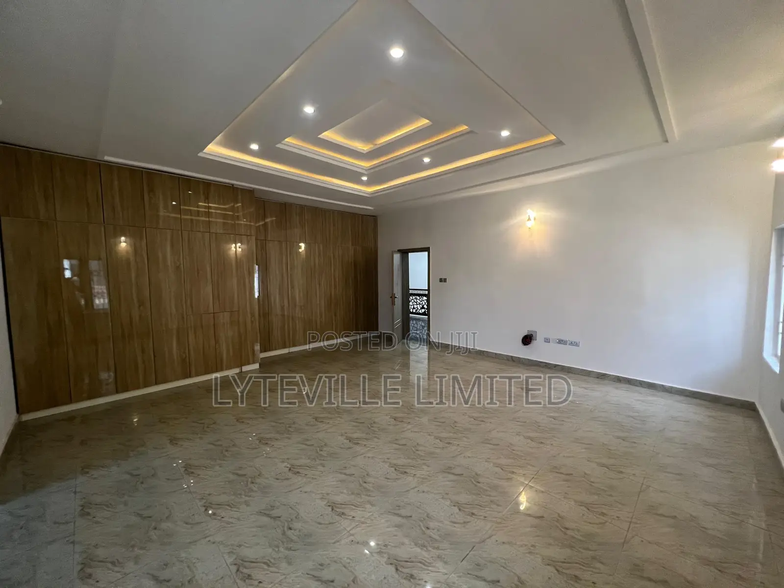 5bdrm Duplex in Asokoro for sale