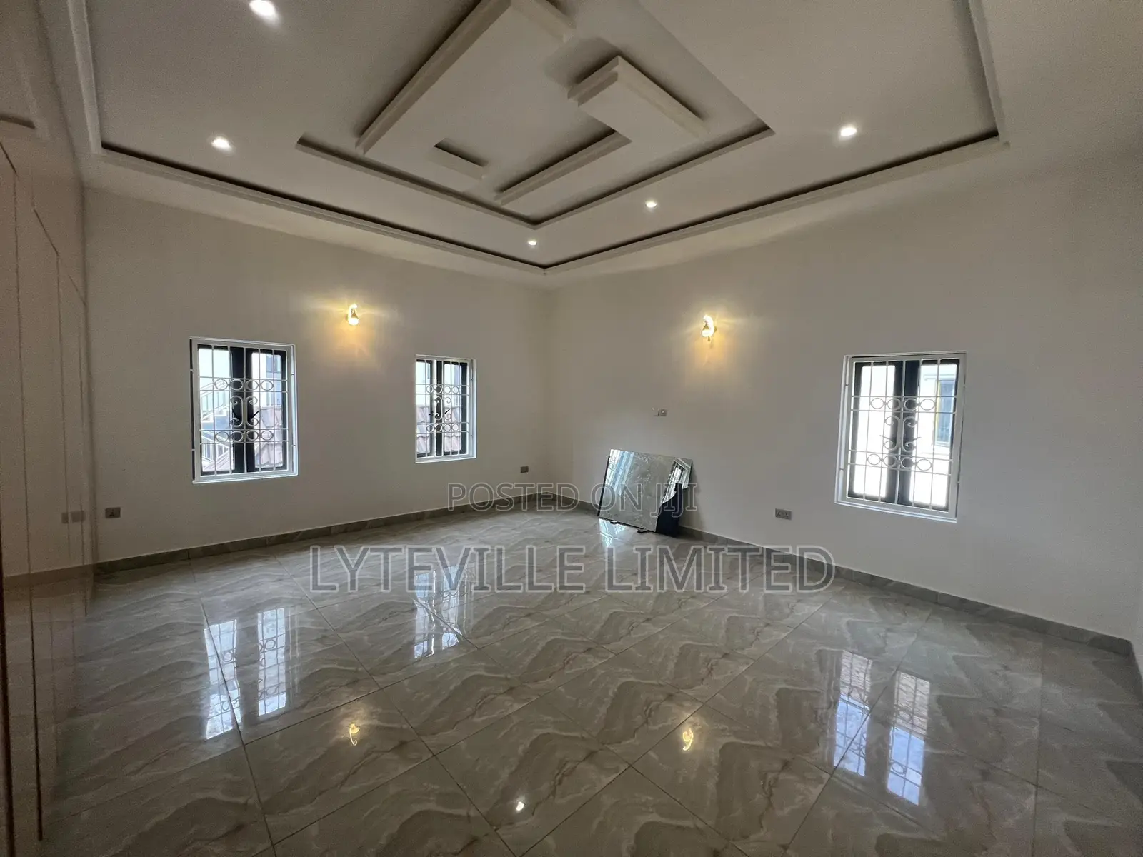 5bdrm Duplex in Asokoro for sale
