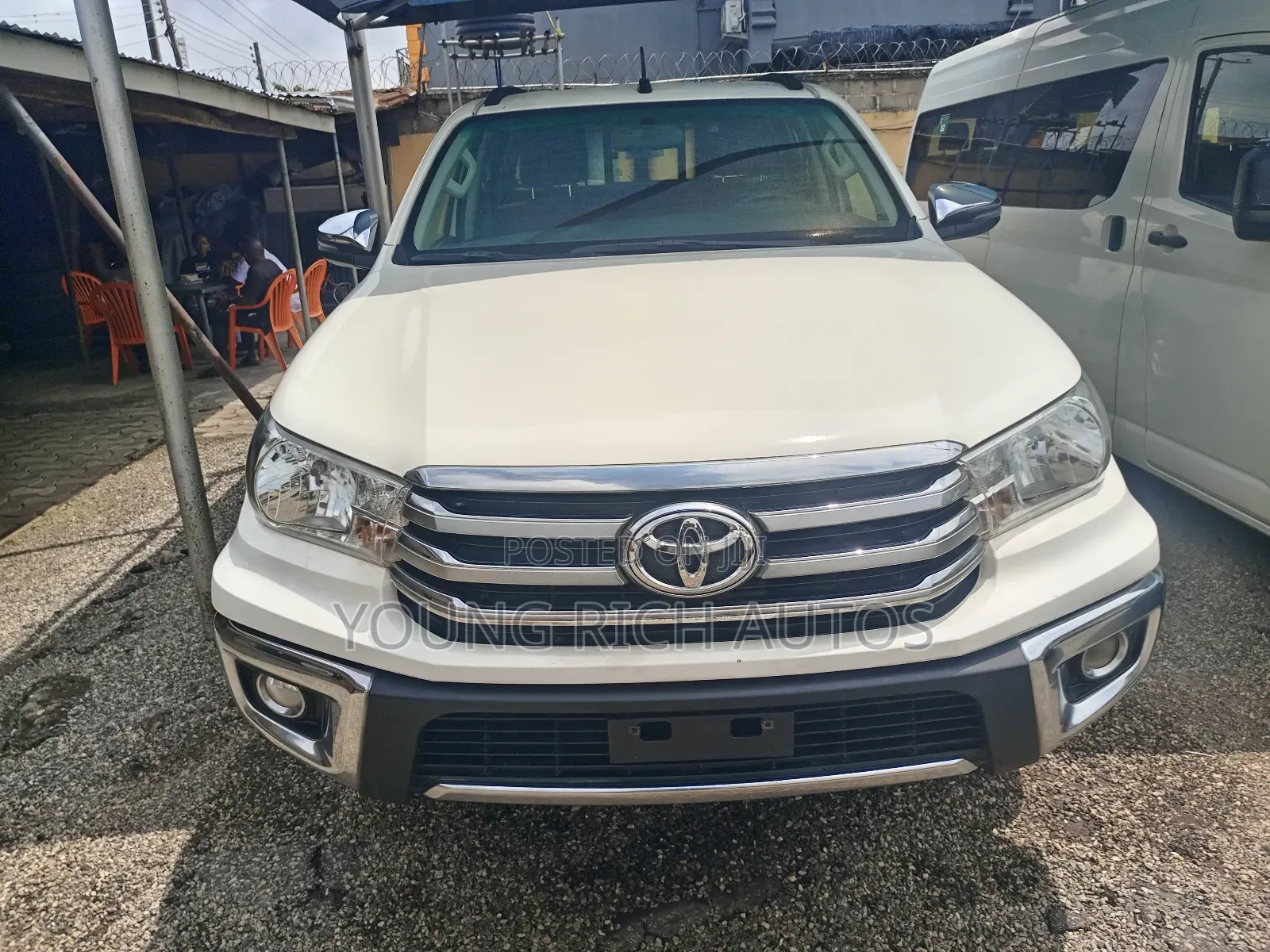 Toyota Hilux 2019 White
