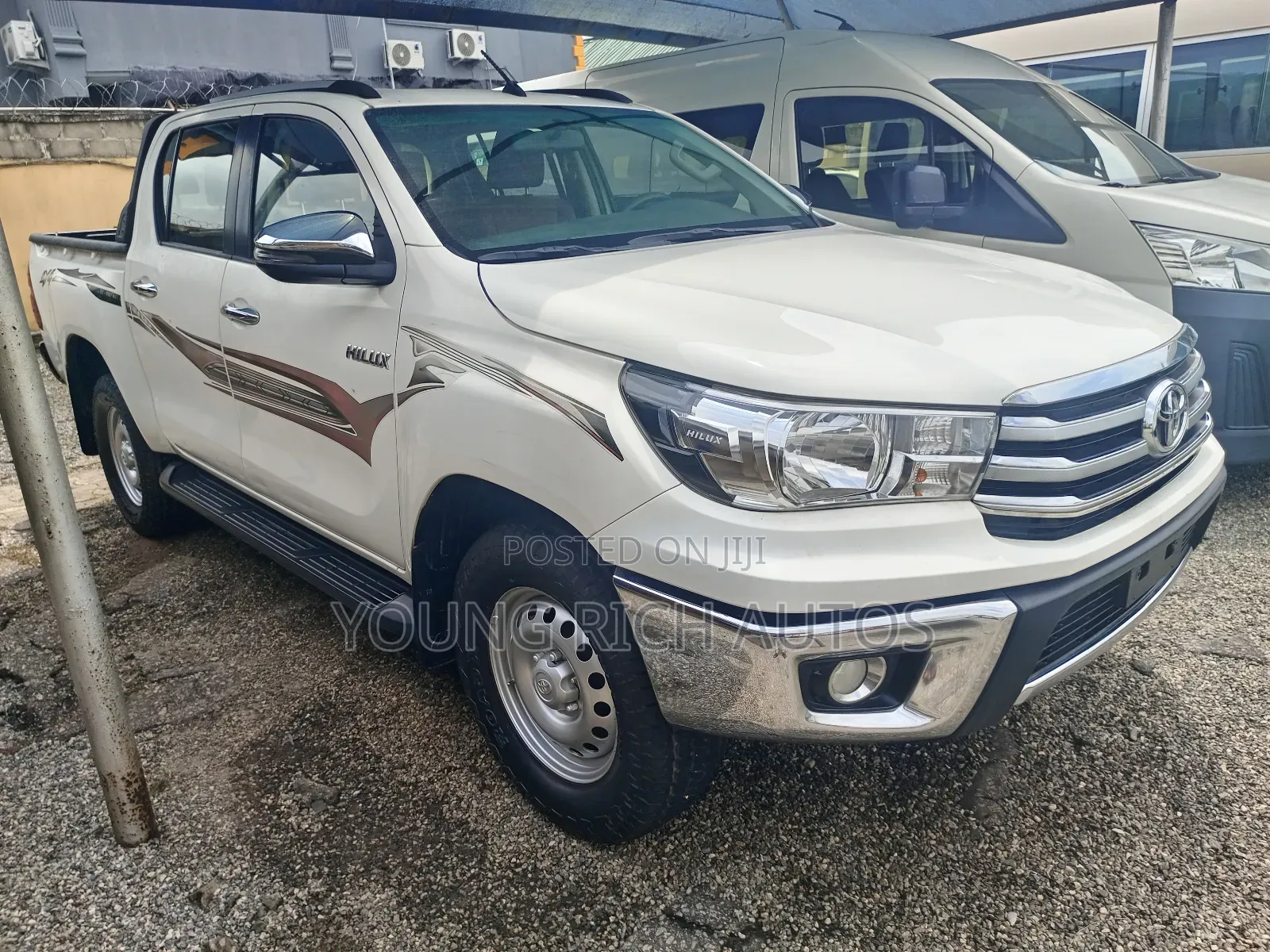 Toyota Hilux 2019 White
