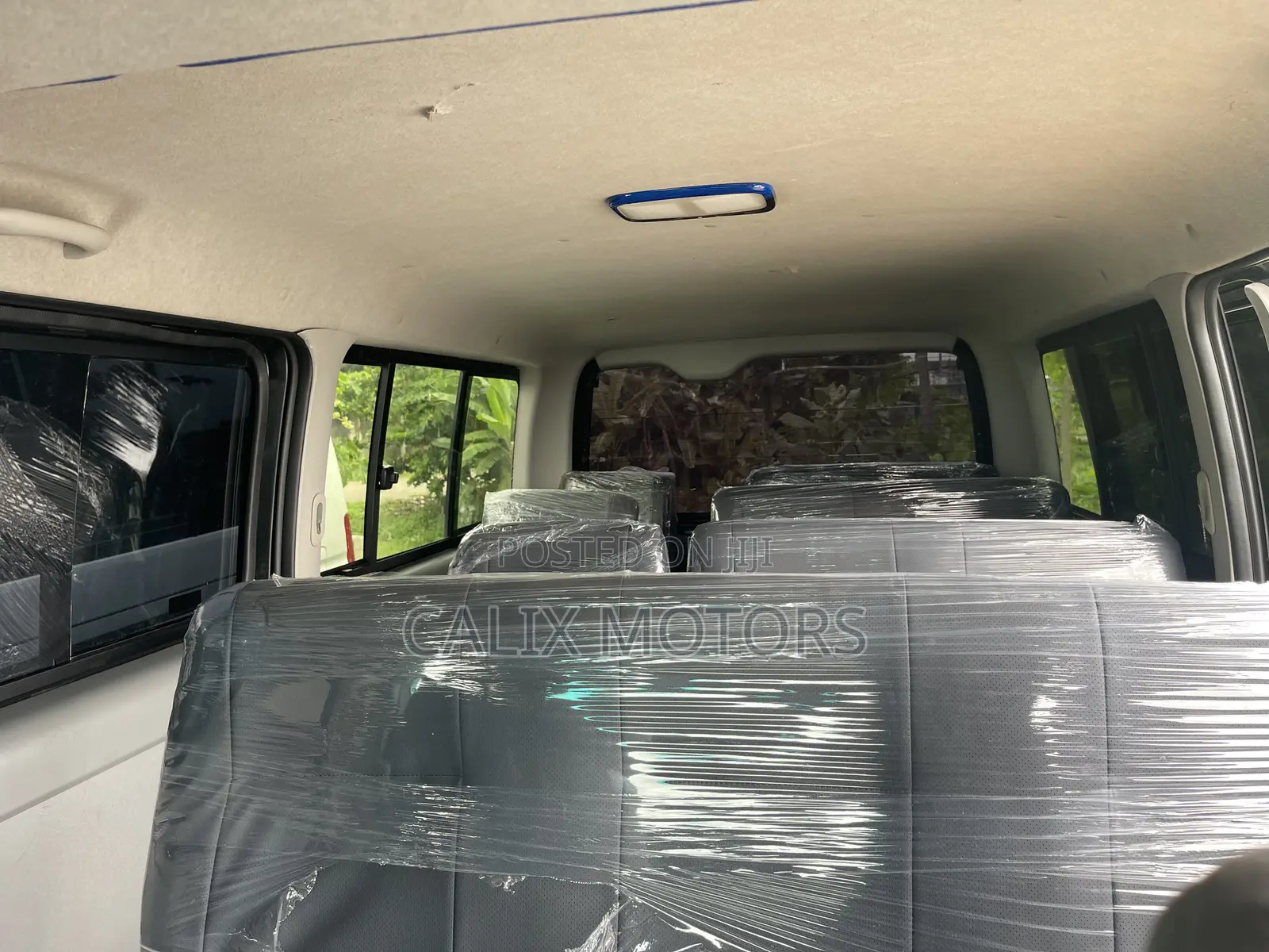 Toyota HiAce 2010 Black