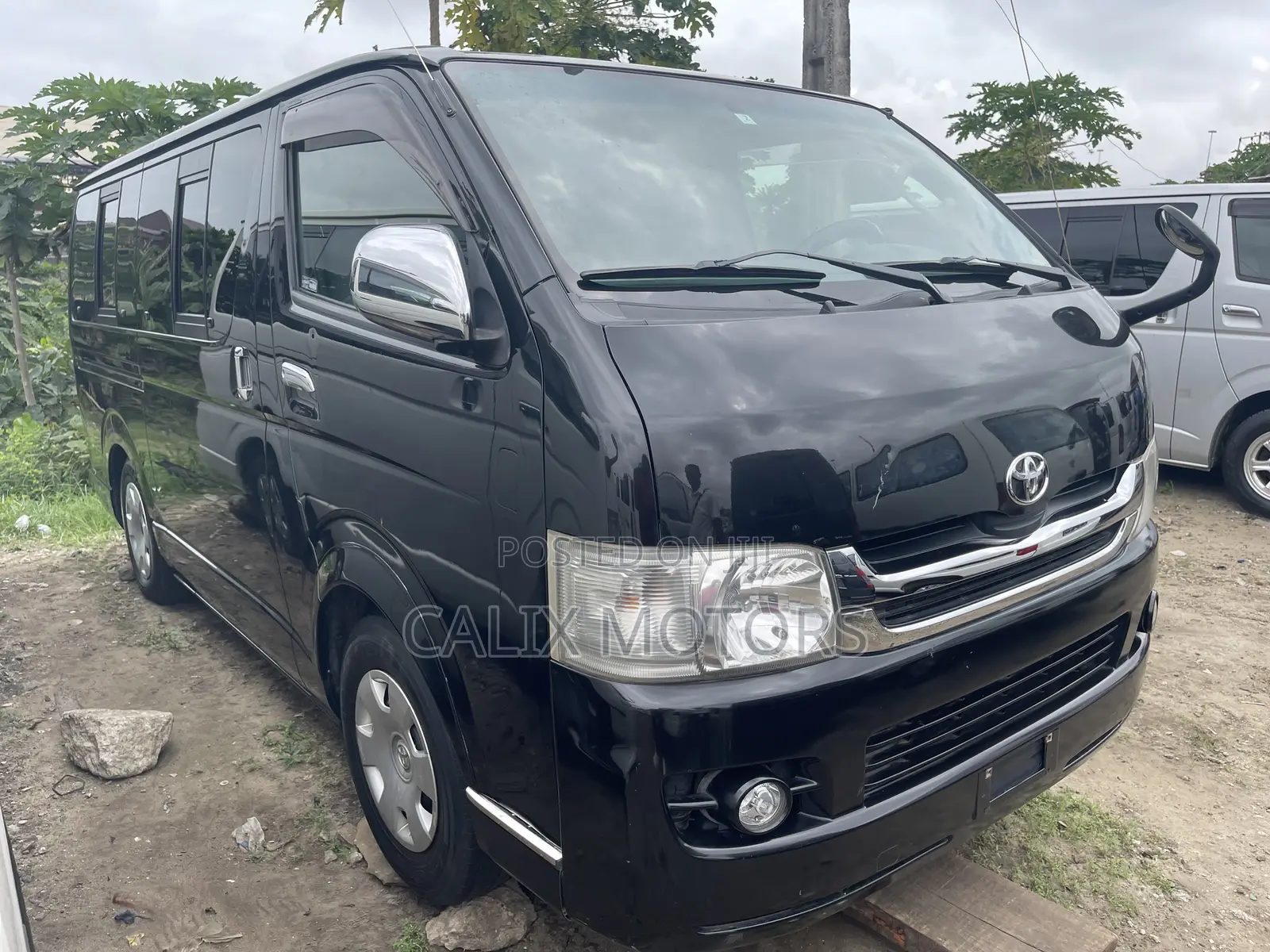Toyota HiAce 2010 Black