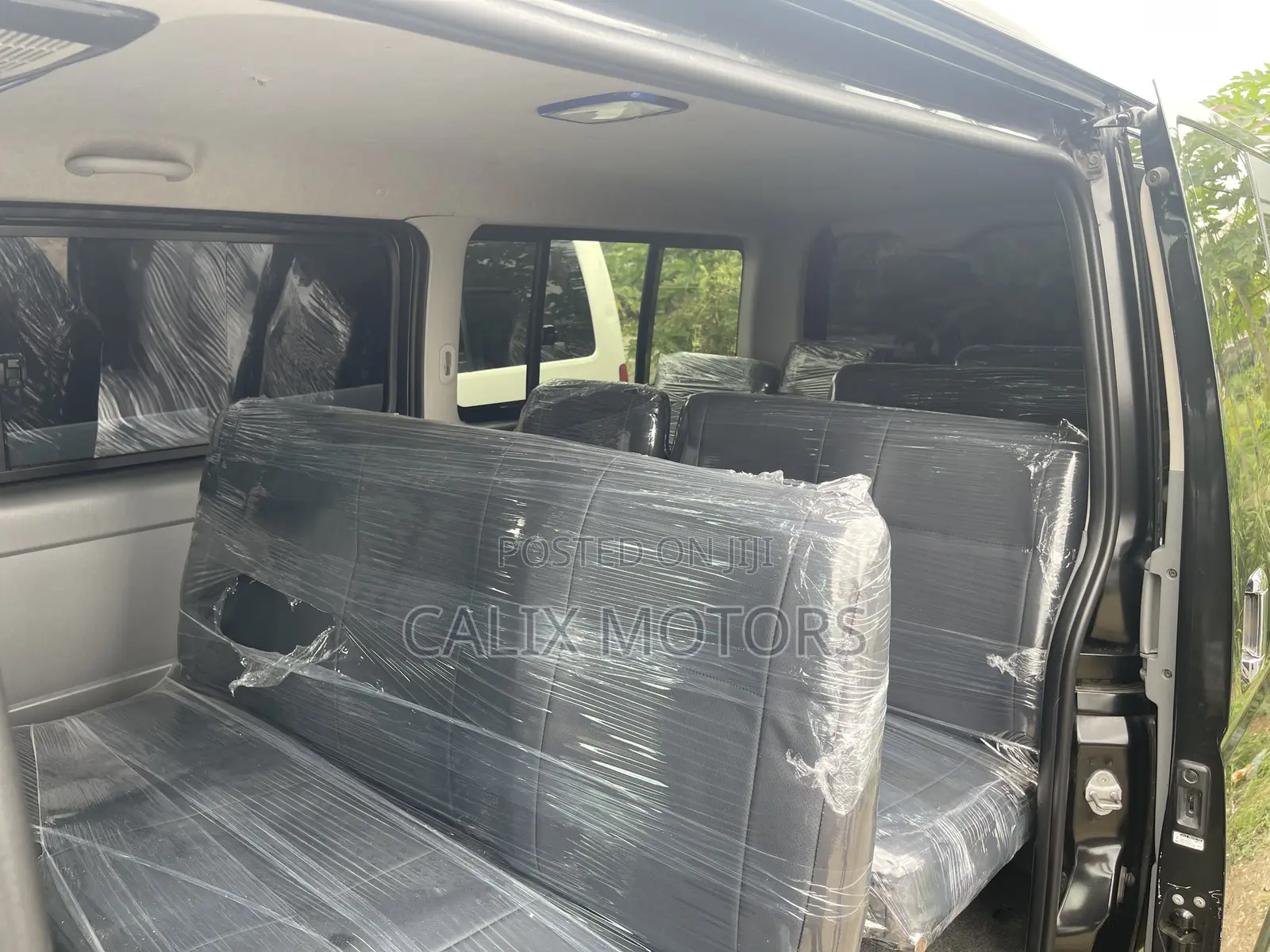 Toyota HiAce 2010 Black