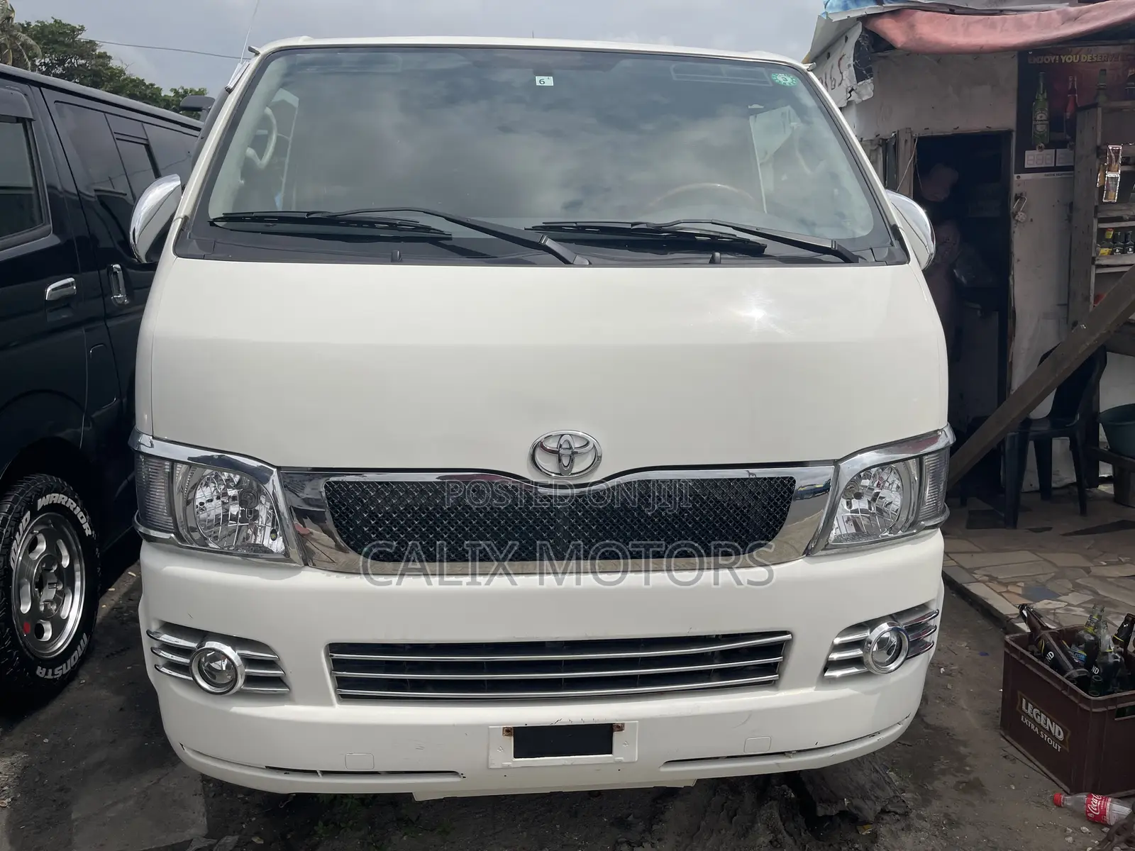 Toyota HiAce 2011 White