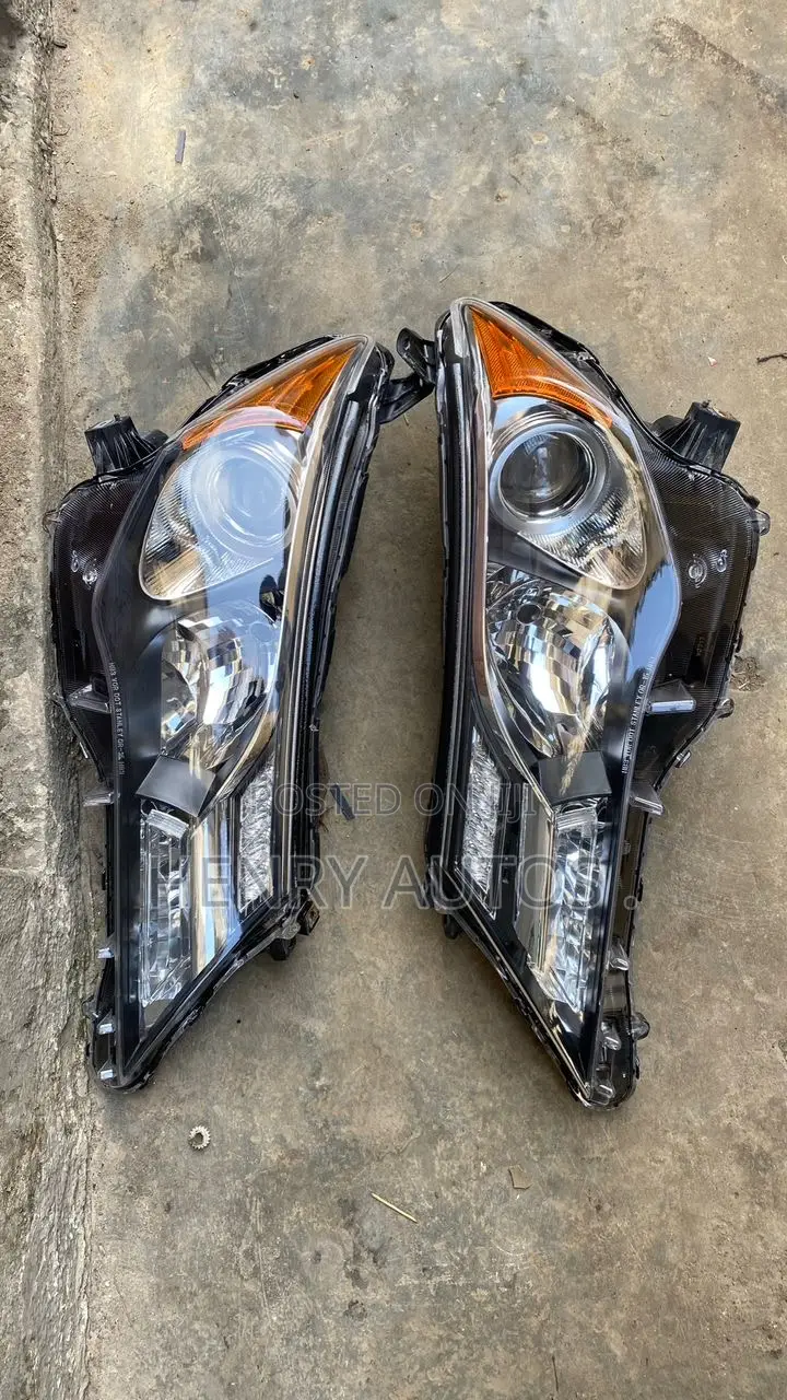 Headlight Rav 4 2014/015