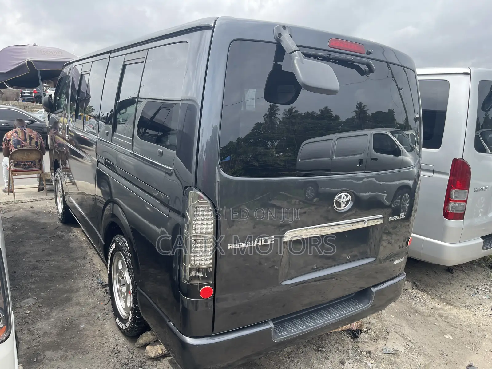 Toyota HiAce 2012 Black