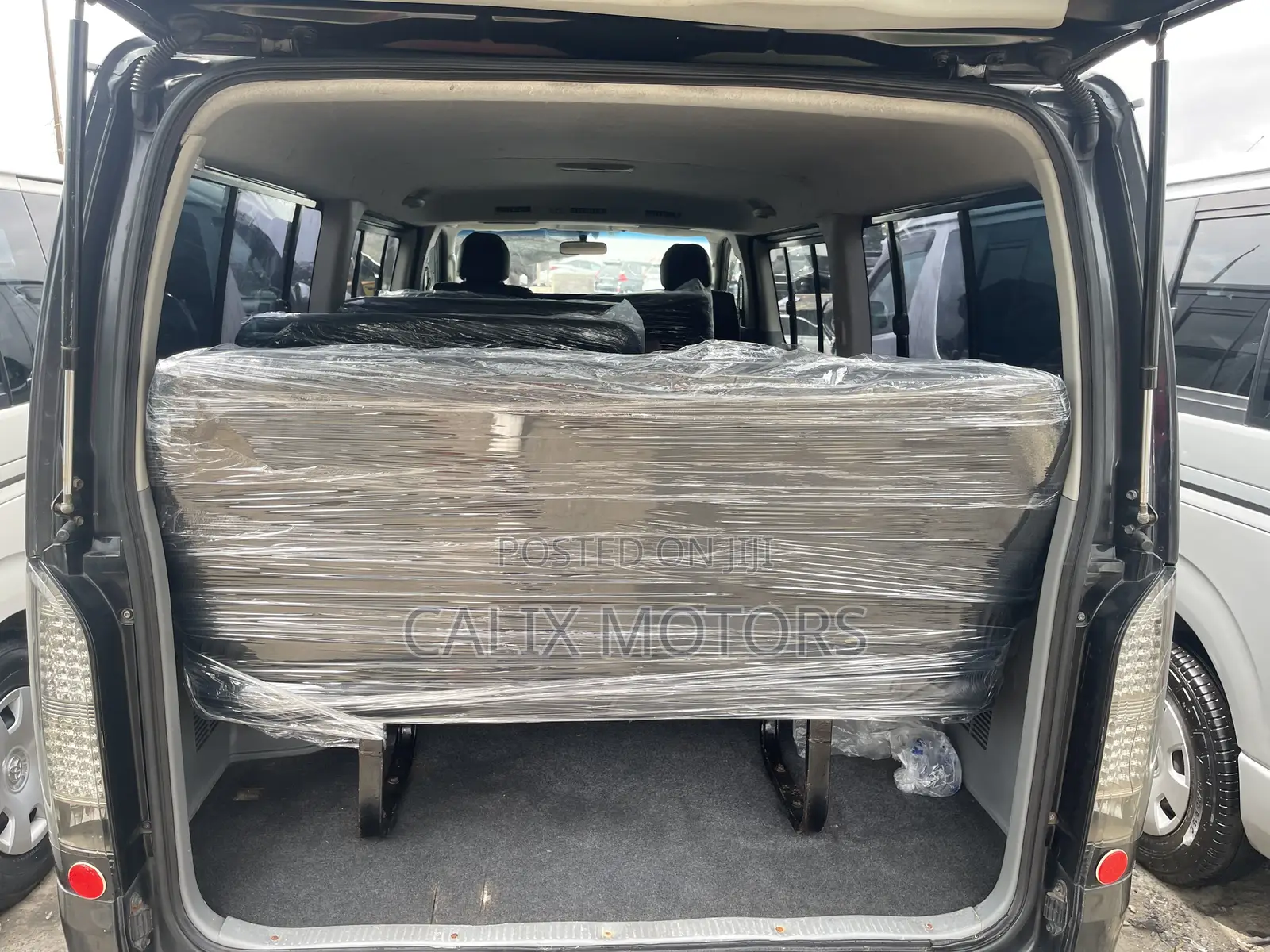 Toyota HiAce 2012 Black