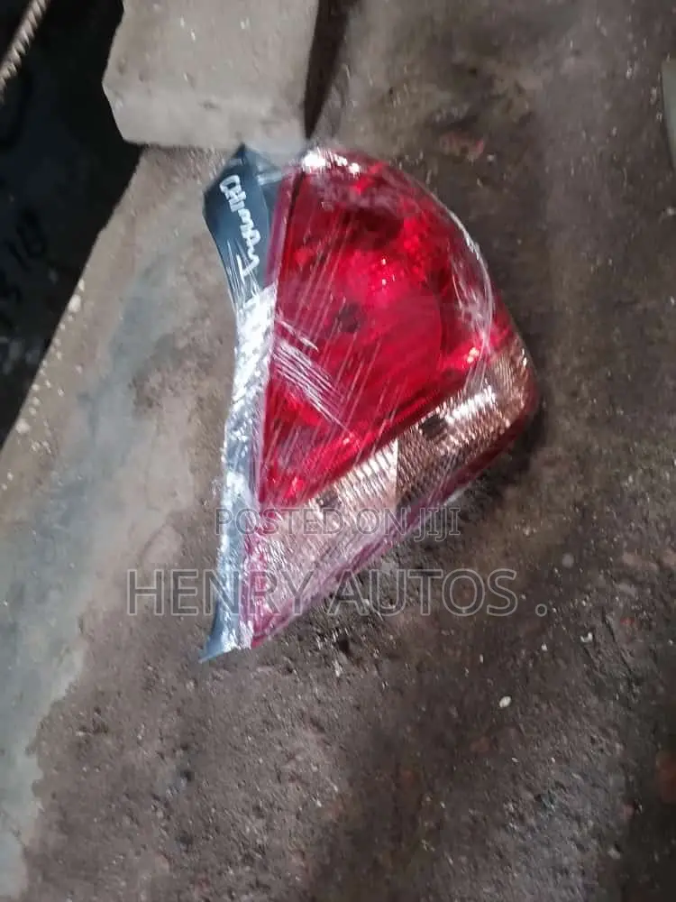 Taillights Nissian Sunny 2003