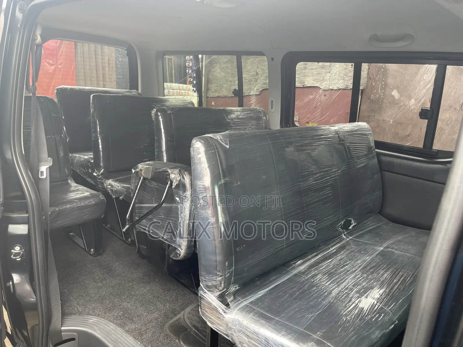 Toyota HiAce 2011 Black