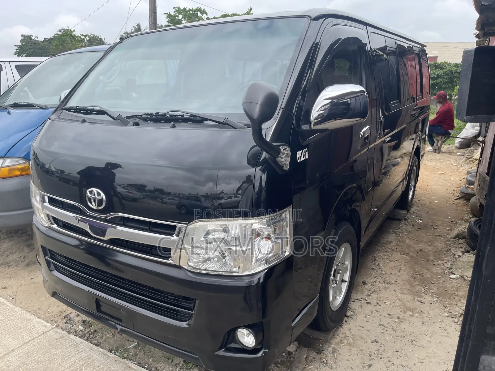 Toyota HiAce 2011 Black
