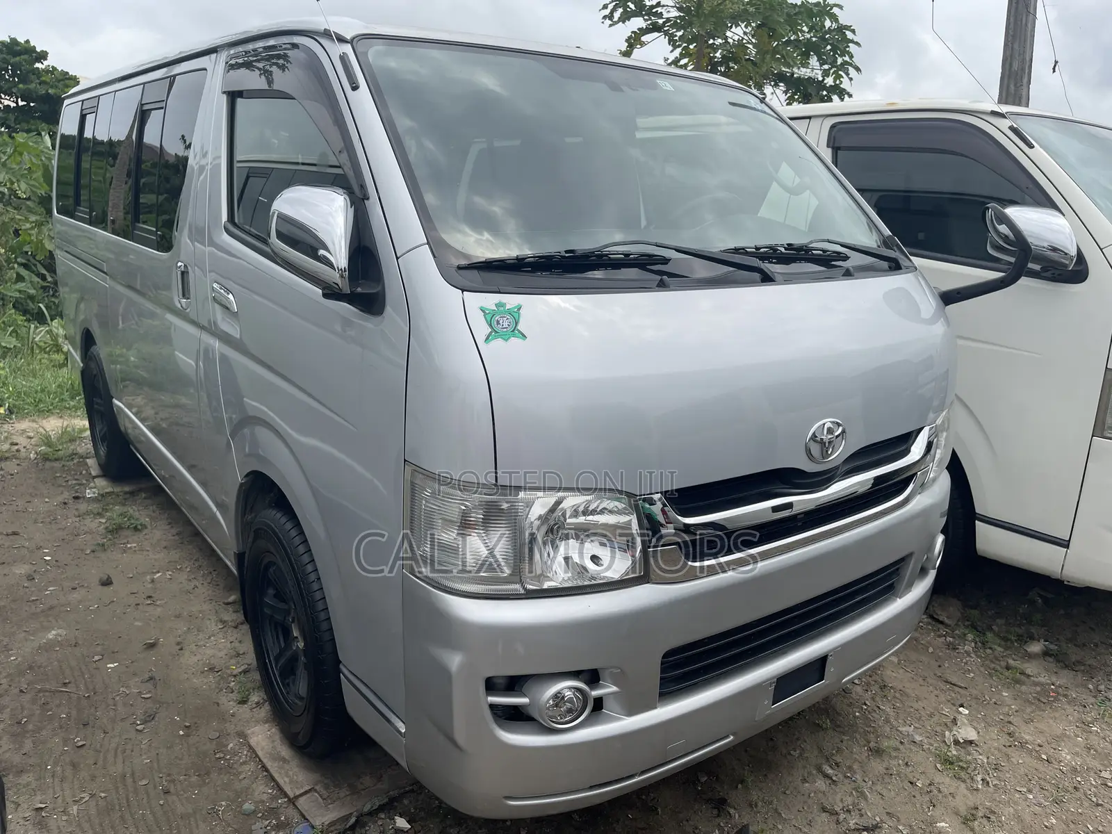 Toyota HiAce 2012 Silver