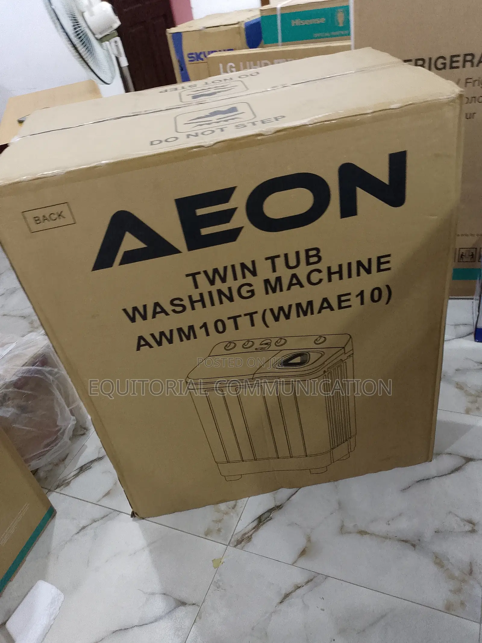 New Look 10kg Twin Tub Top Load Washing Machine.