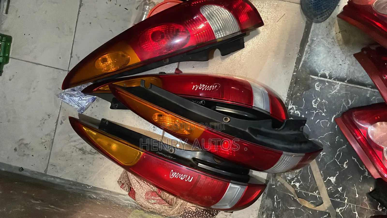 Set Rear Light Almera Tino