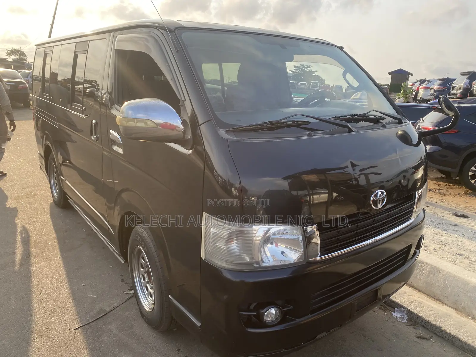 Toyota HiAce 2012 Black
