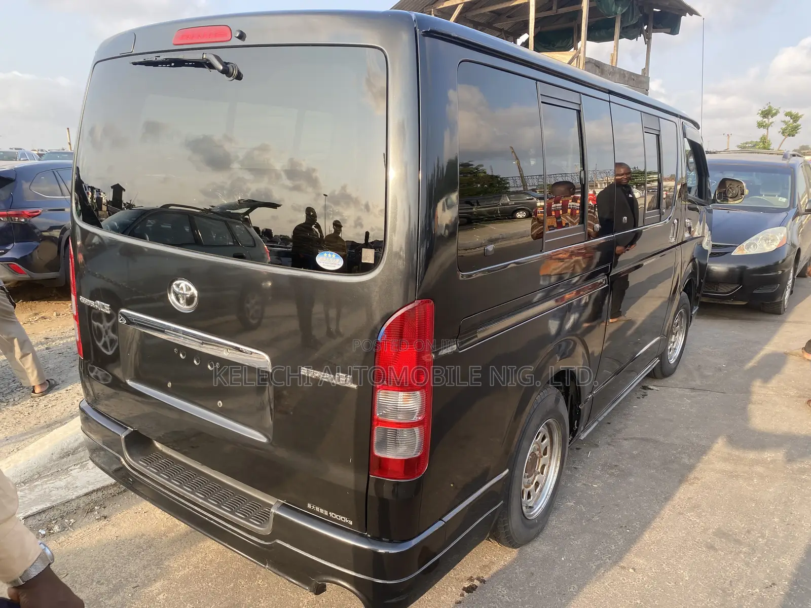 Toyota HiAce 2012 Black